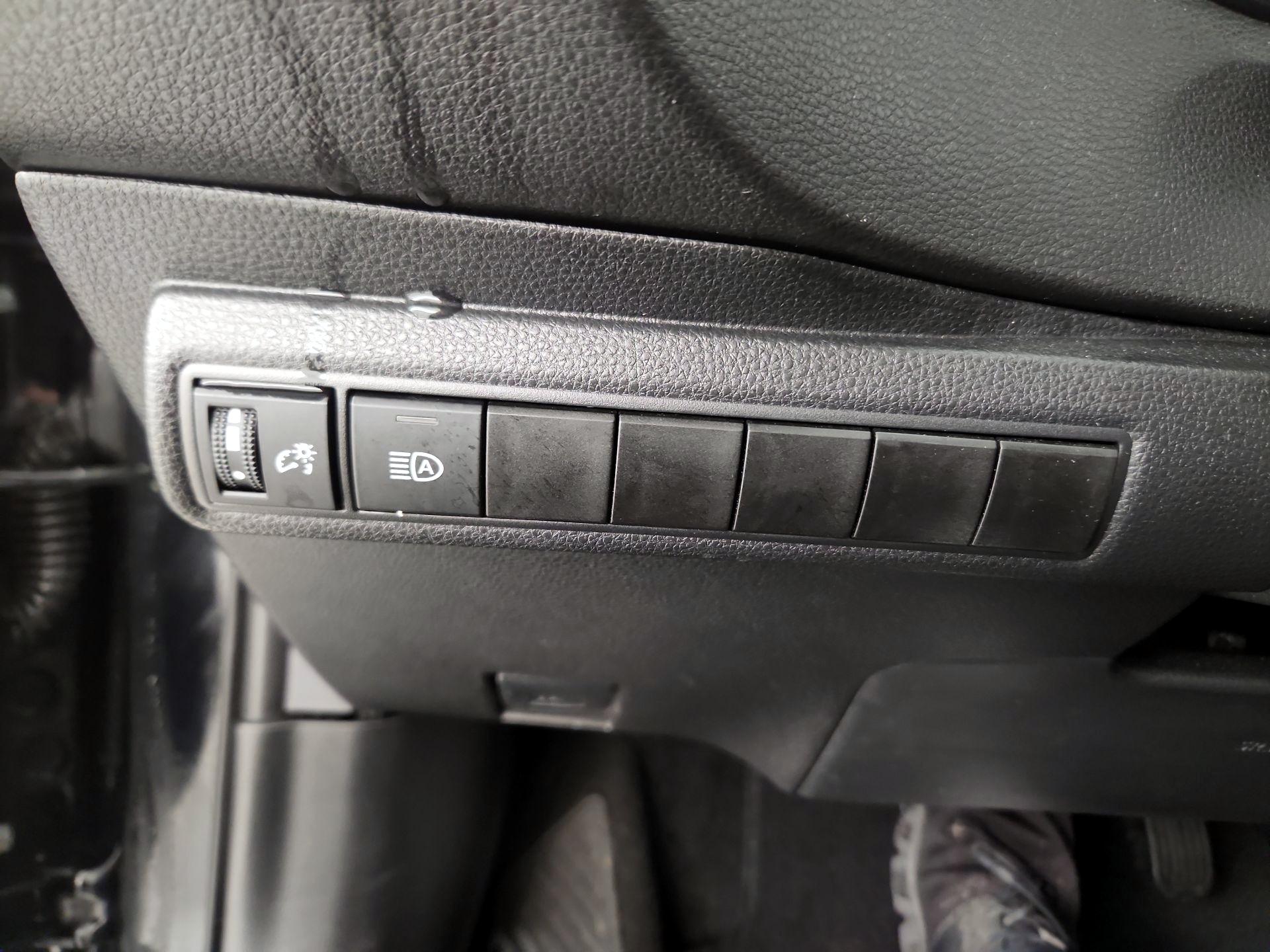 Thumbnail: 2025 Toyota Corolla - 13