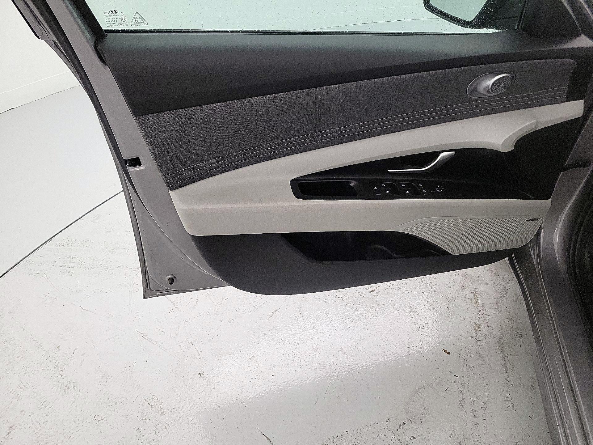 Thumbnail: 2025 Hyundai Elantra - 12