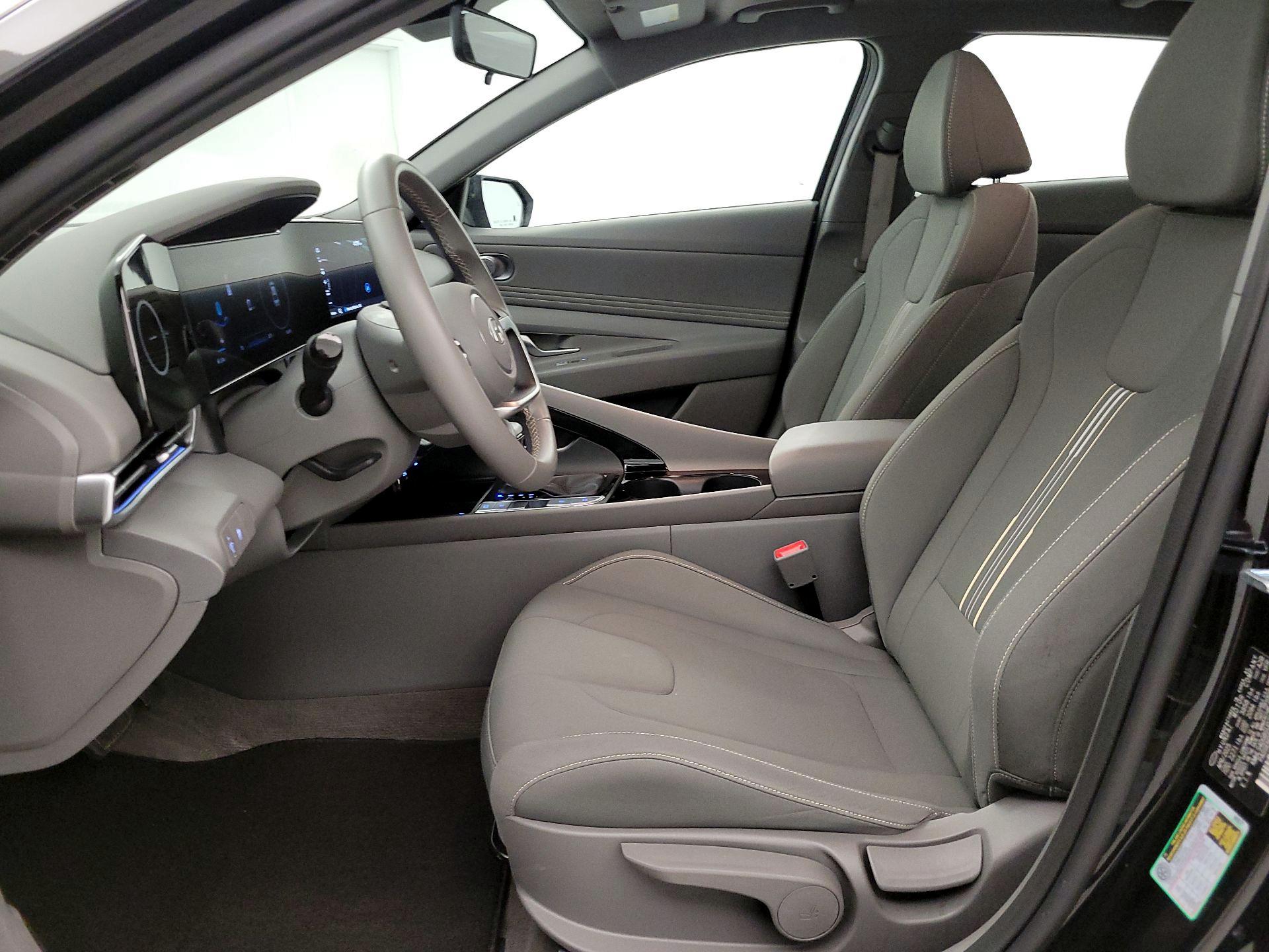 Thumbnail: 2025 Hyundai Elantra - 11