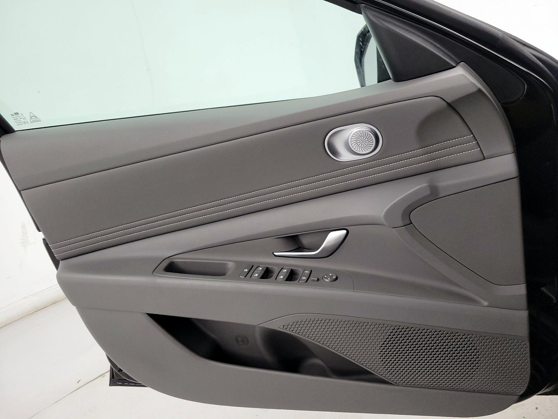 Thumbnail: 2025 Hyundai Elantra - 12