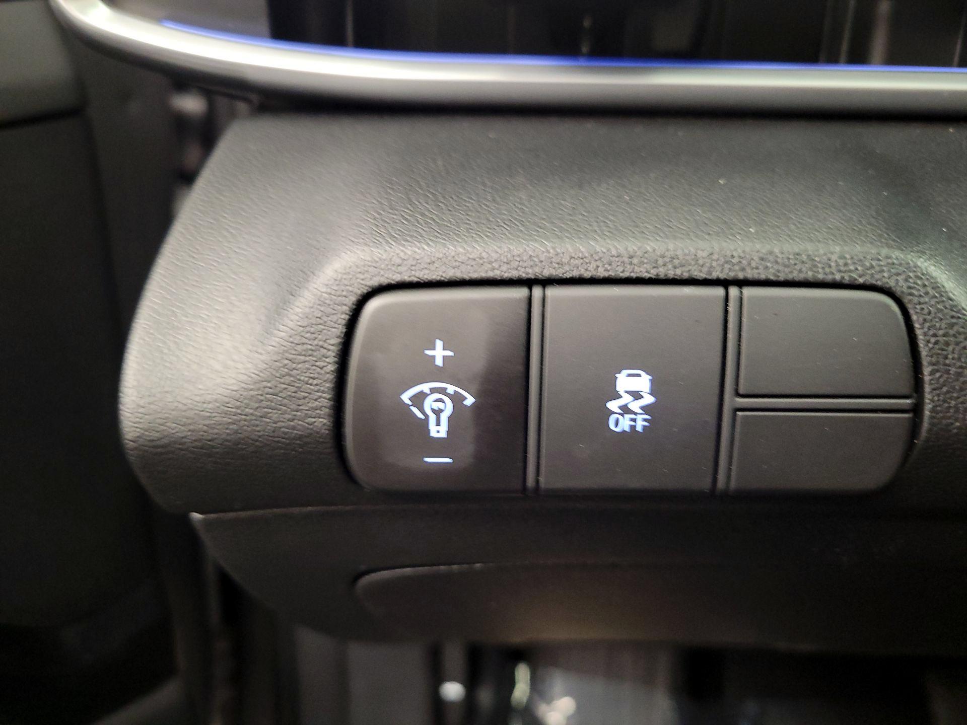 Thumbnail: 2025 Hyundai Elantra - 13