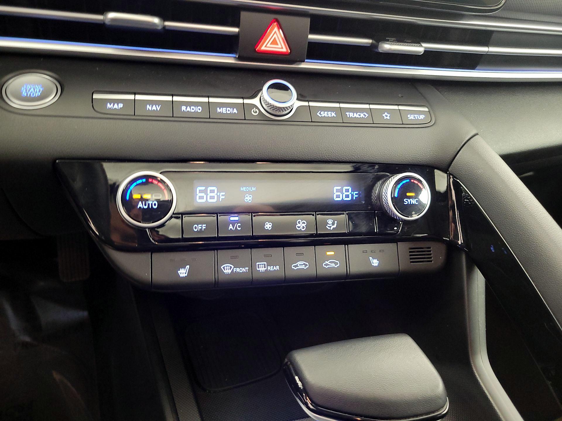 Thumbnail: 2025 Hyundai Elantra - 17