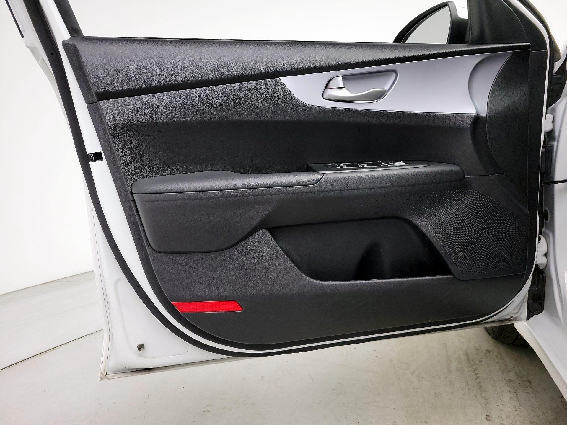 Thumbnail: 2024 Kia Forte - 12