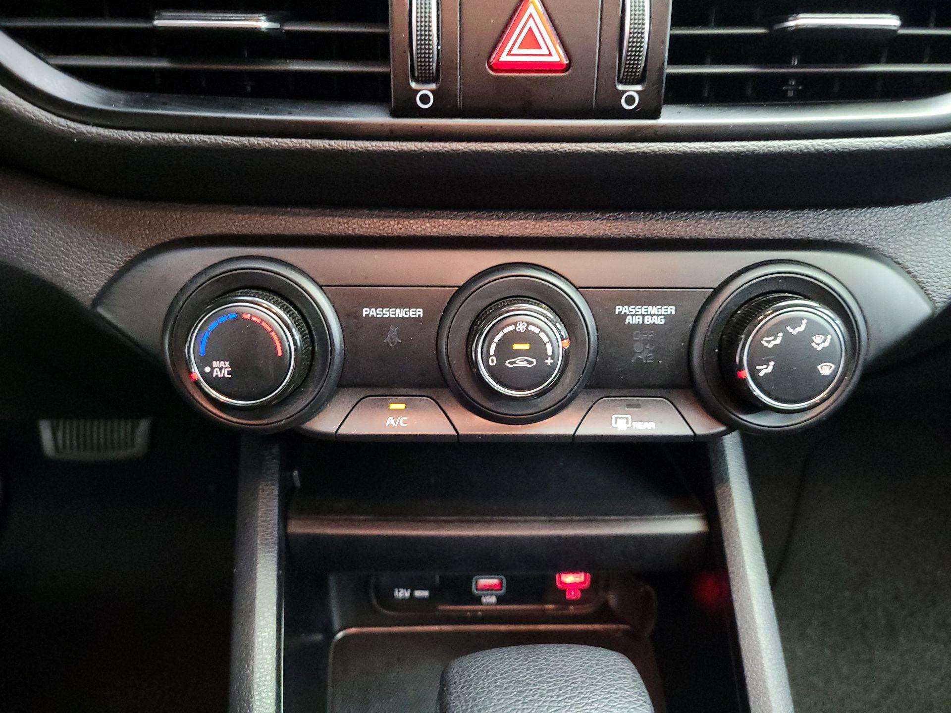 Thumbnail: 2024 Kia Forte - 16