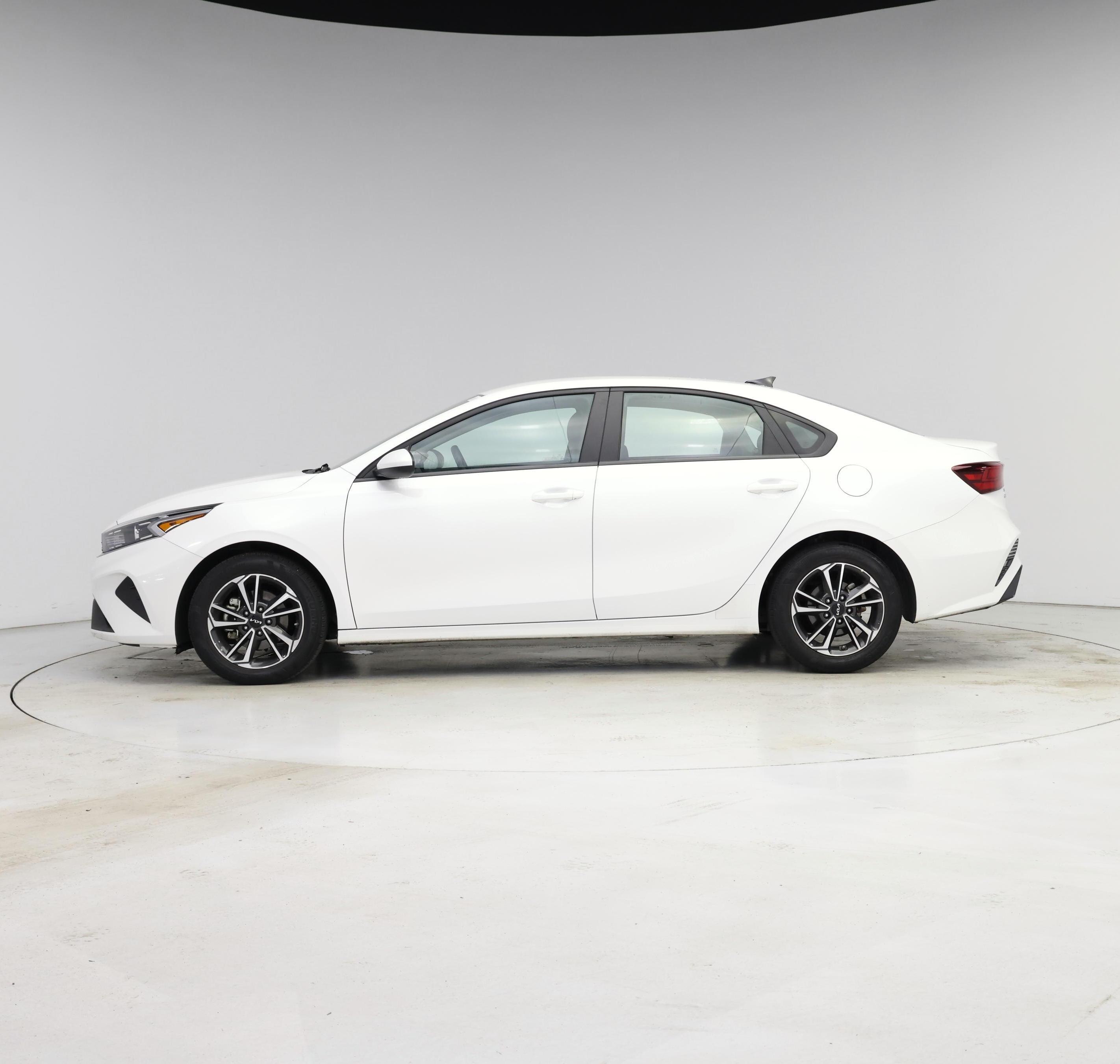 Thumbnail: 2024 Kia Forte - 3