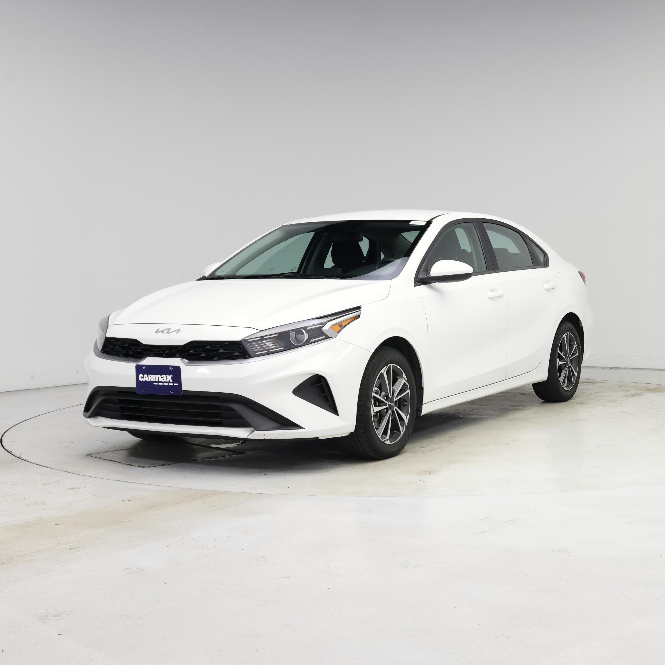 Thumbnail: 2024 Kia Forte - 4