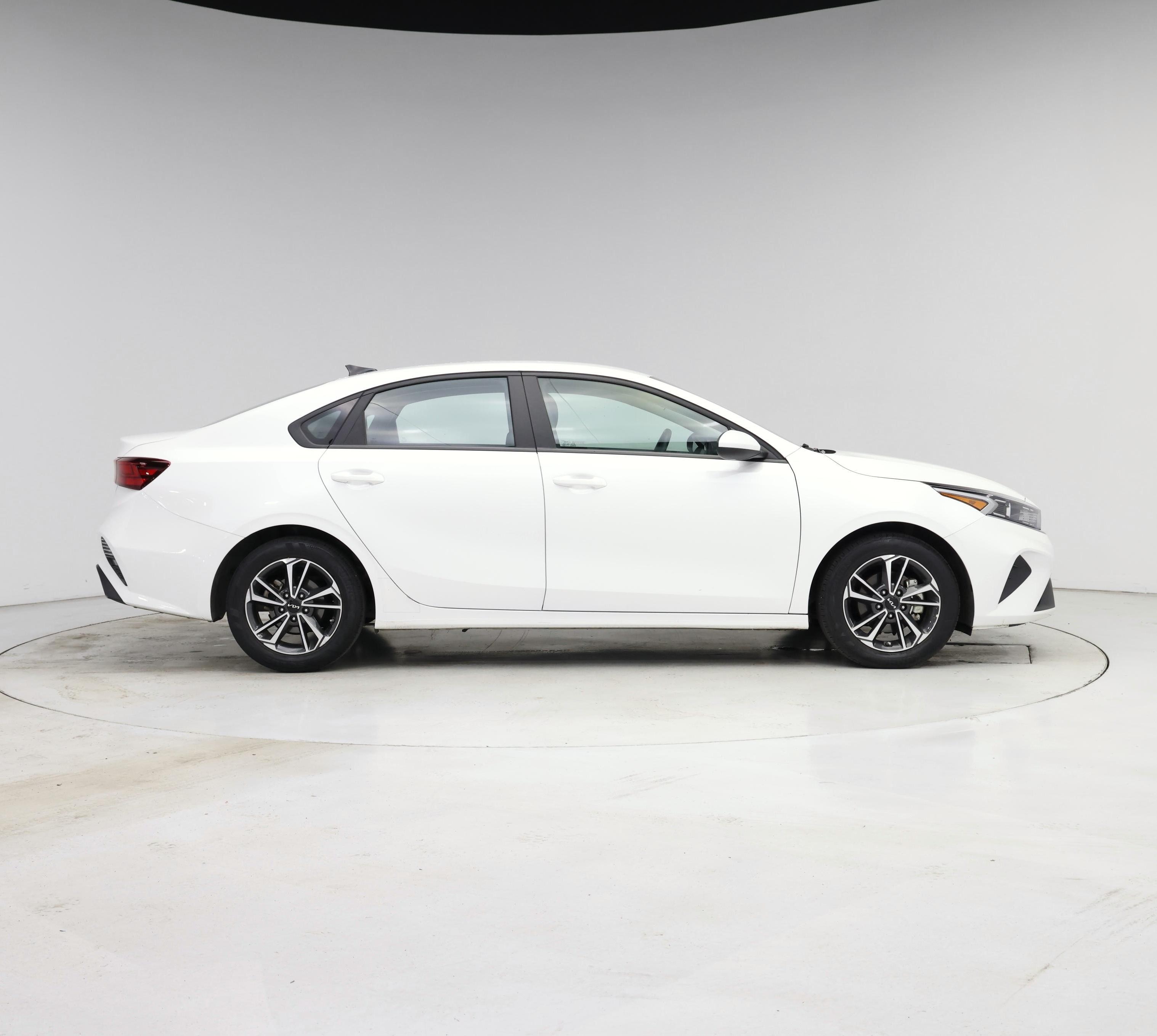 Thumbnail: 2024 Kia Forte - 7