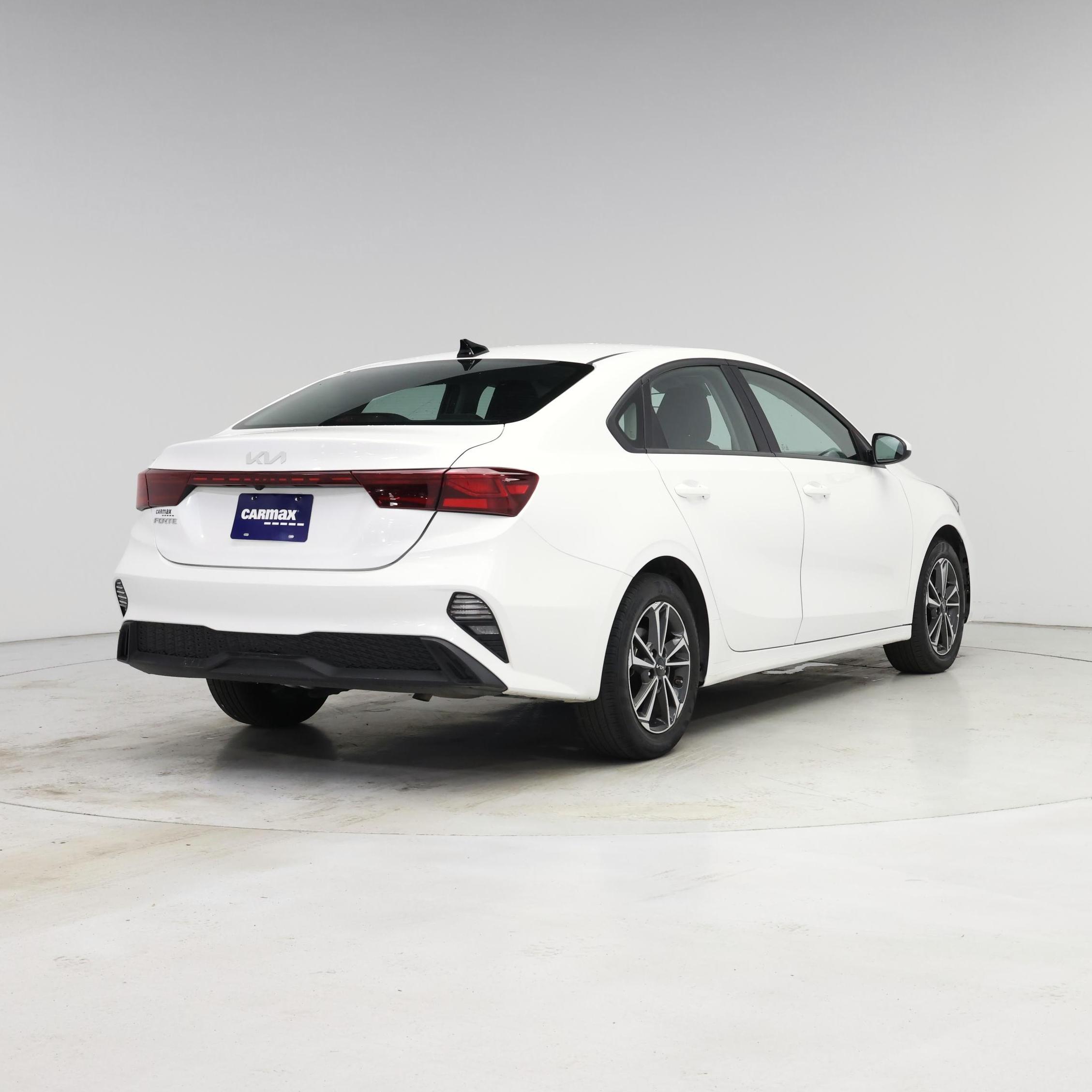 Thumbnail: 2024 Kia Forte - 8