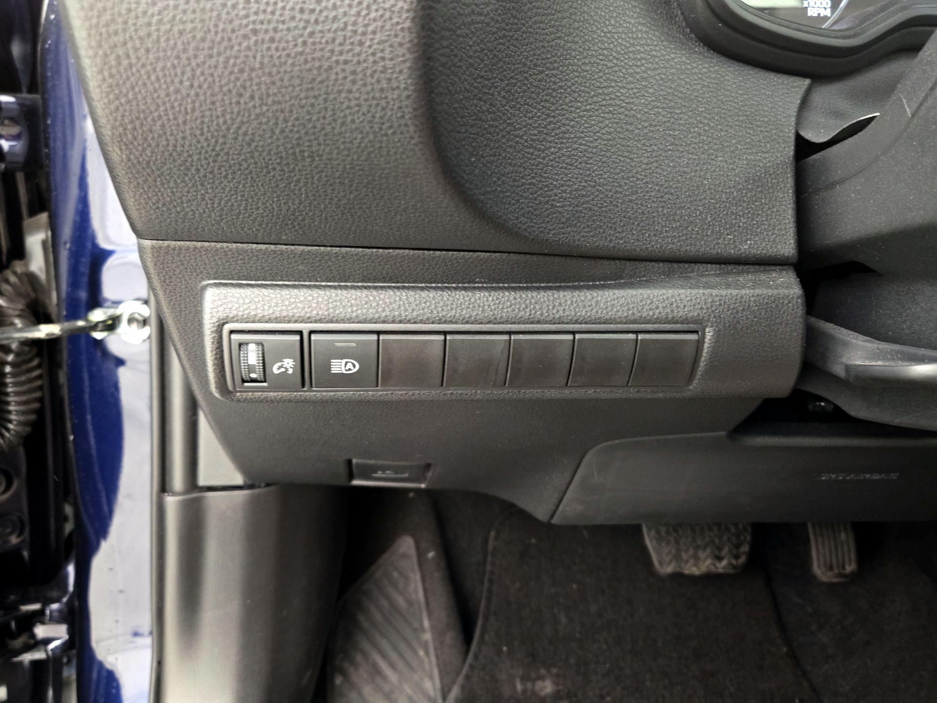 Thumbnail: 2025 Toyota Corolla - 13