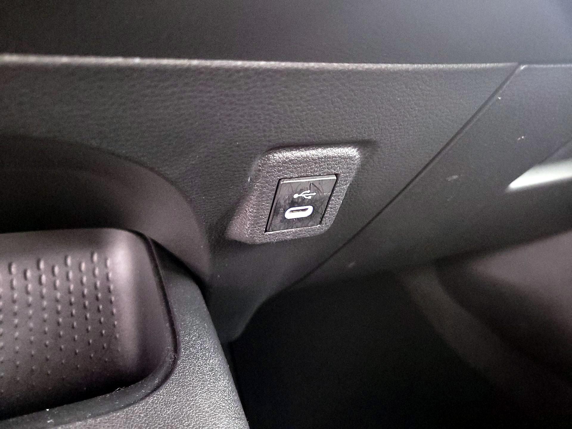 Thumbnail: 2025 Toyota Corolla - 18