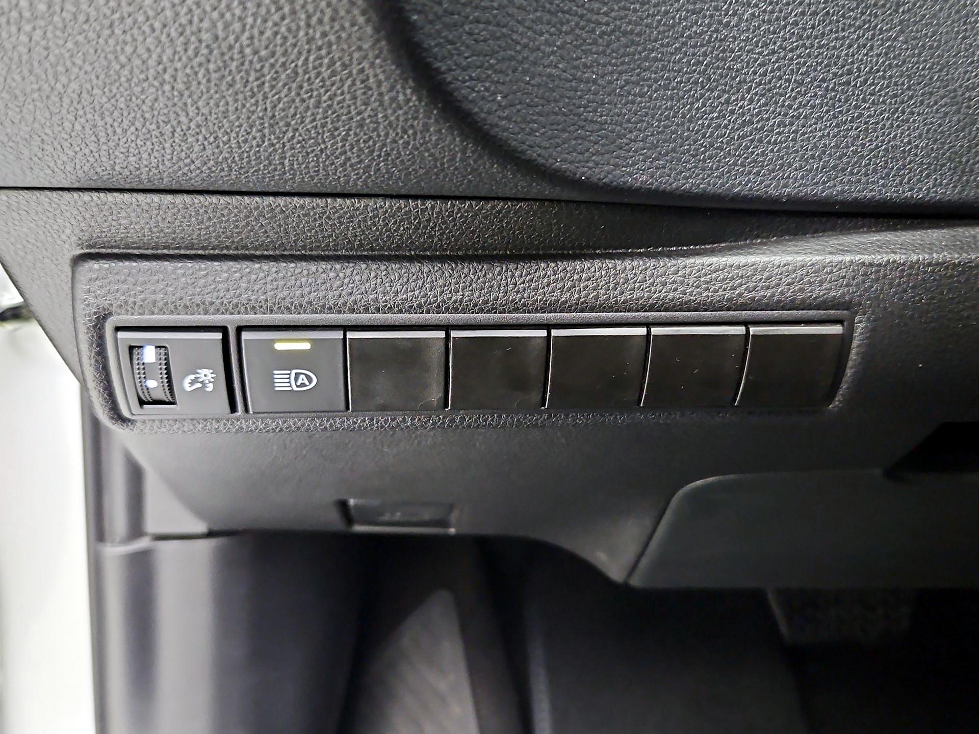 Thumbnail: 2025 Toyota Corolla - 13