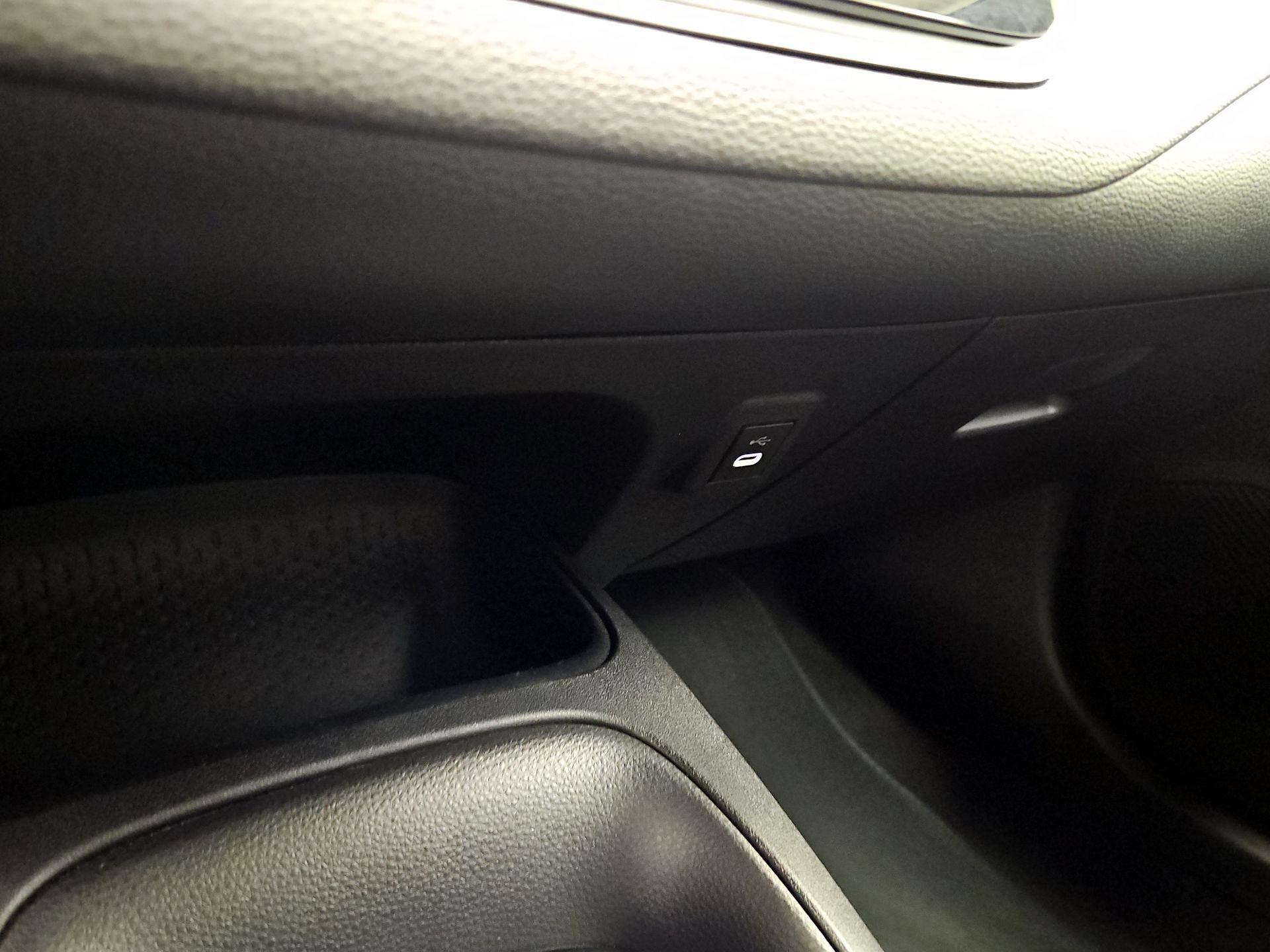 Thumbnail: 2025 Toyota Corolla - 18