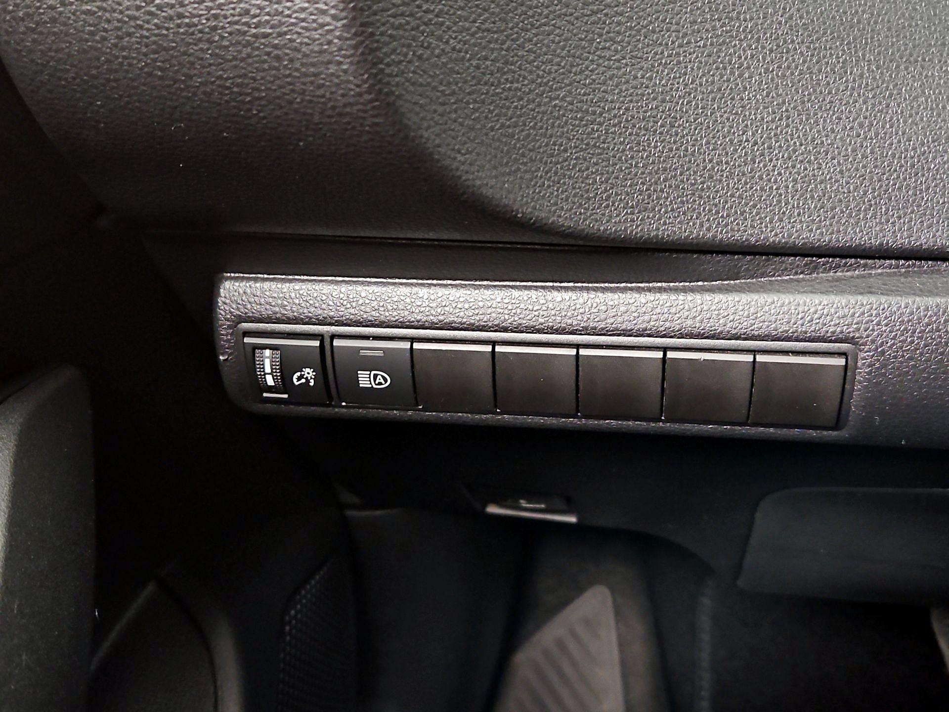 Thumbnail: 2025 Toyota Corolla - 13