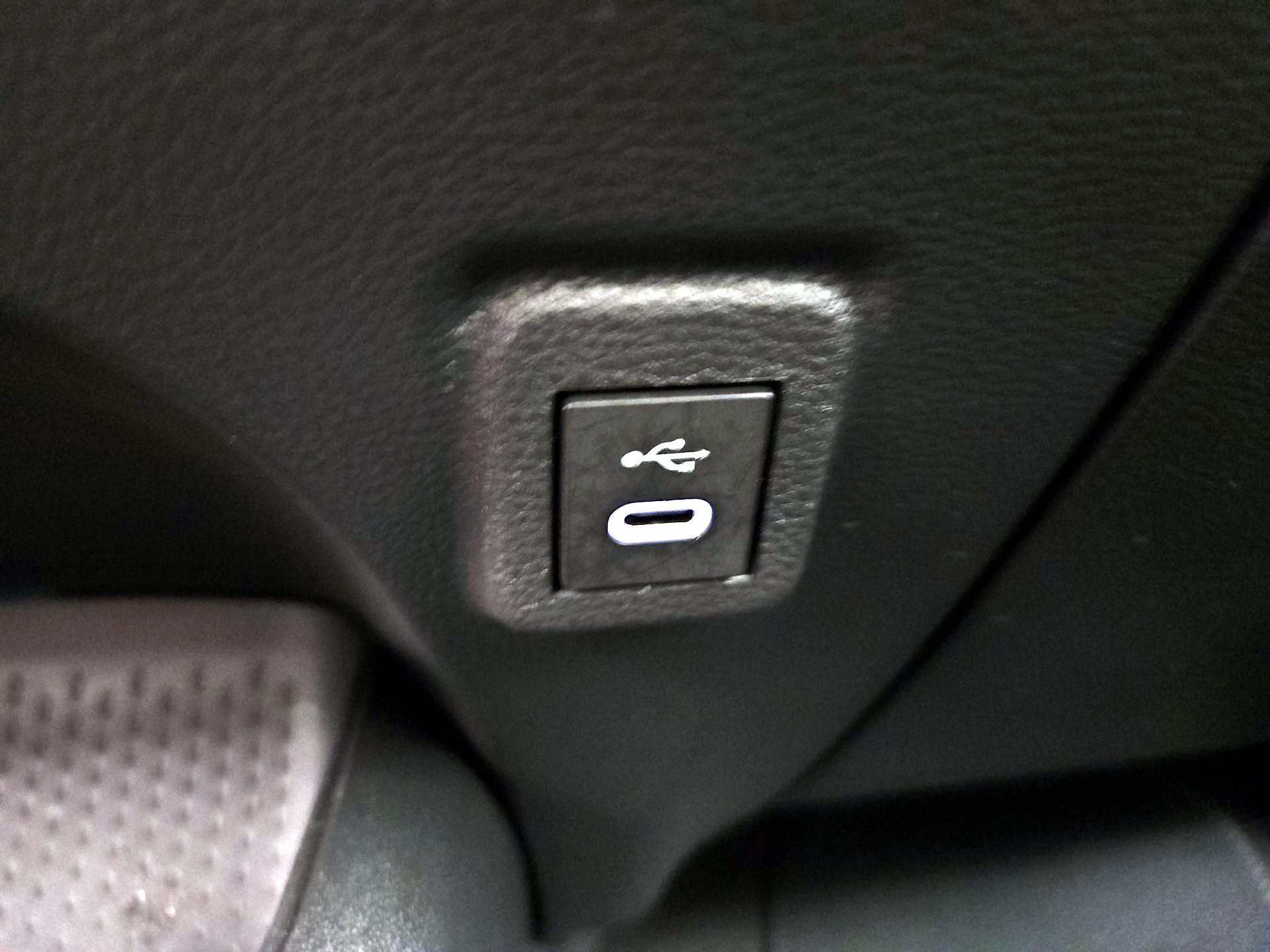 Thumbnail: 2025 Toyota Corolla - 18