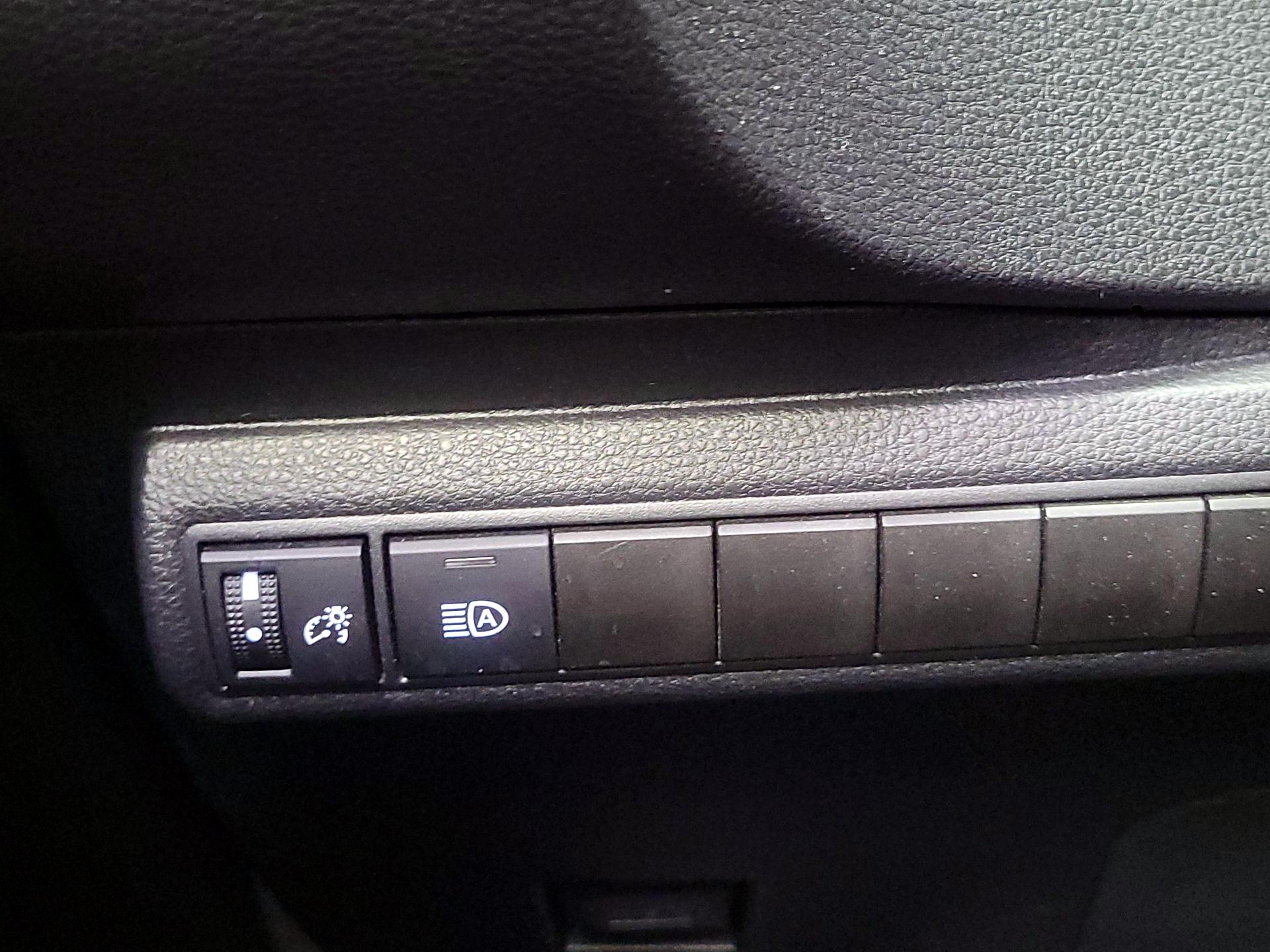 Thumbnail: 2025 Toyota Corolla - 11