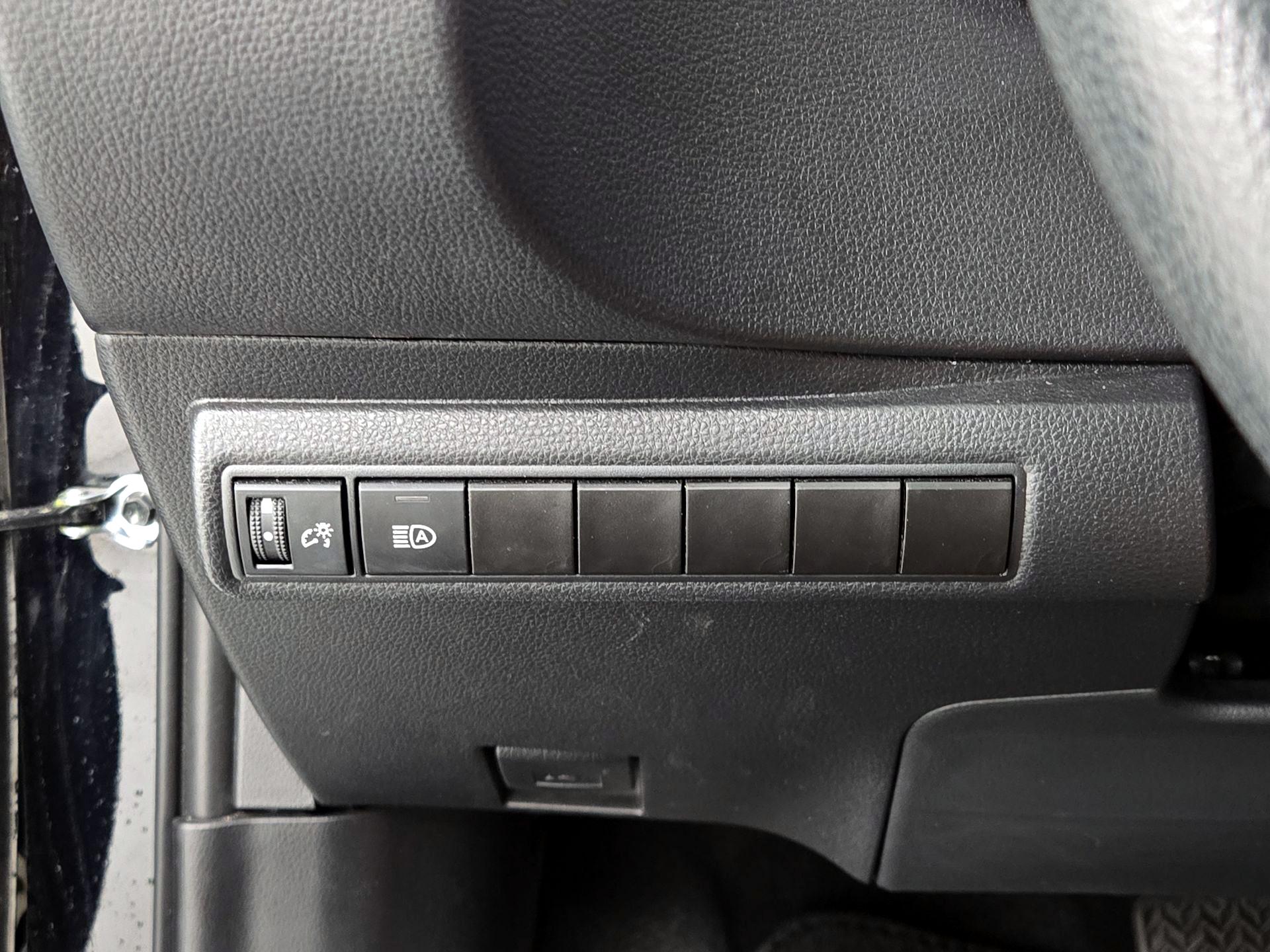 Thumbnail: 2025 Toyota Corolla - 13