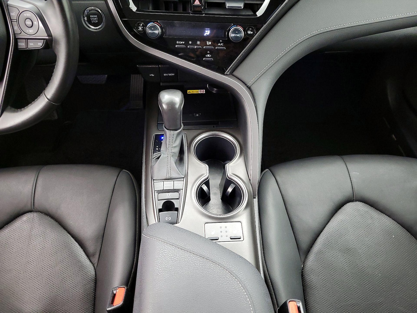 2024 Toyota Camry XSE - Photo 18