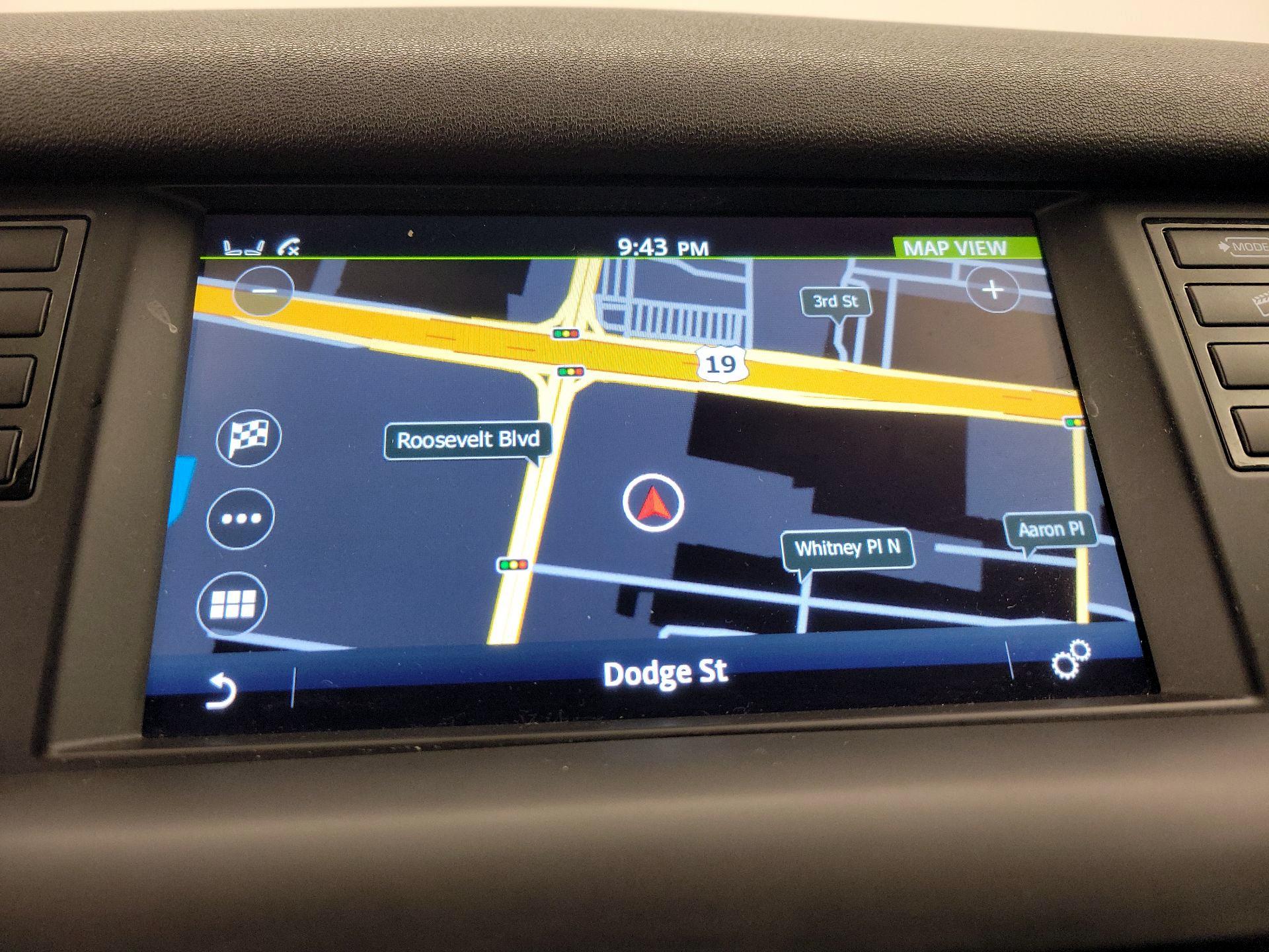 Thumbnail: 2018 Land Rover Discovery Sport - 14