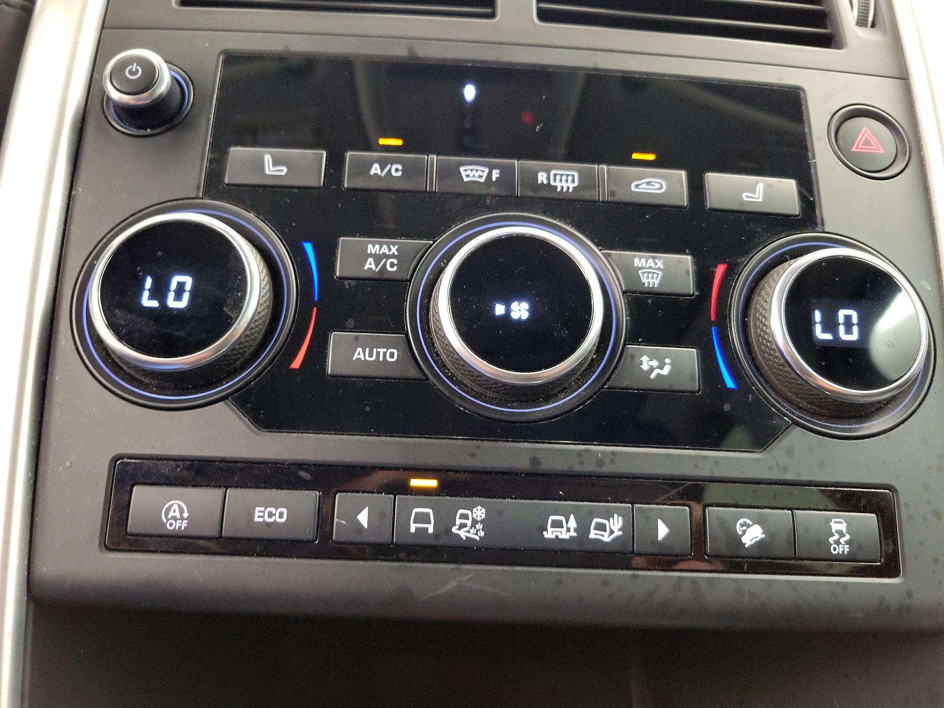 Thumbnail: 2018 Land Rover Discovery Sport - 17