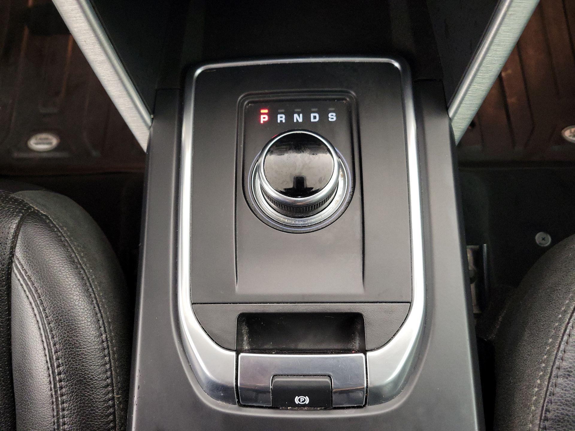 Thumbnail: 2018 Land Rover Discovery Sport - 18