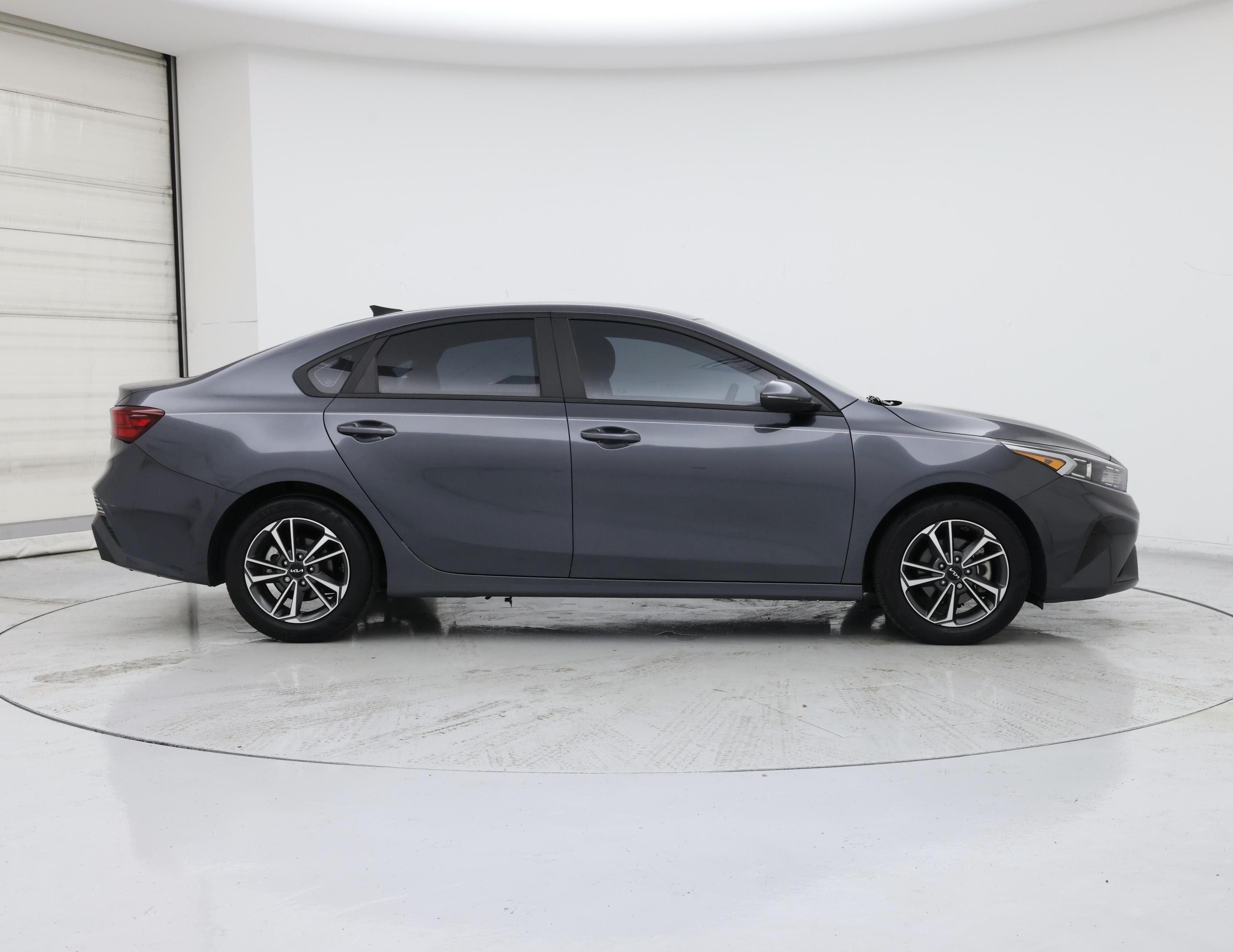 Thumbnail: 2023 Kia Forte - 7