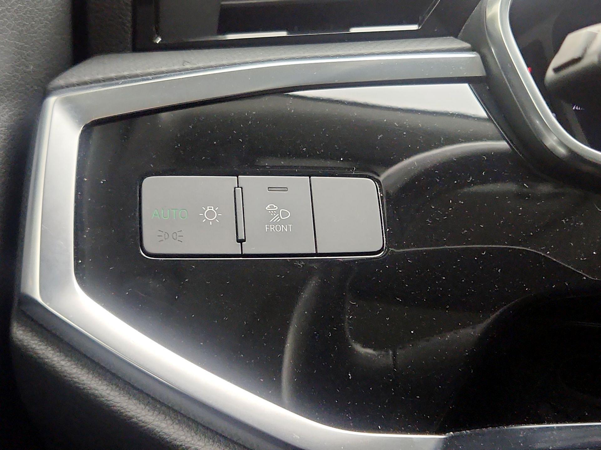 Thumbnail: 2020 Audi Q3 - 13