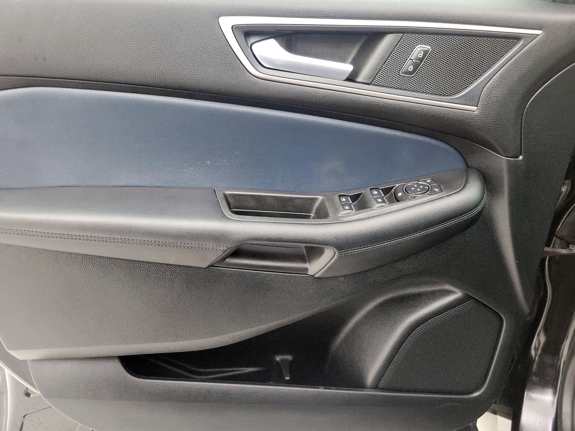 Thumbnail: 2022 Ford Edge - 12