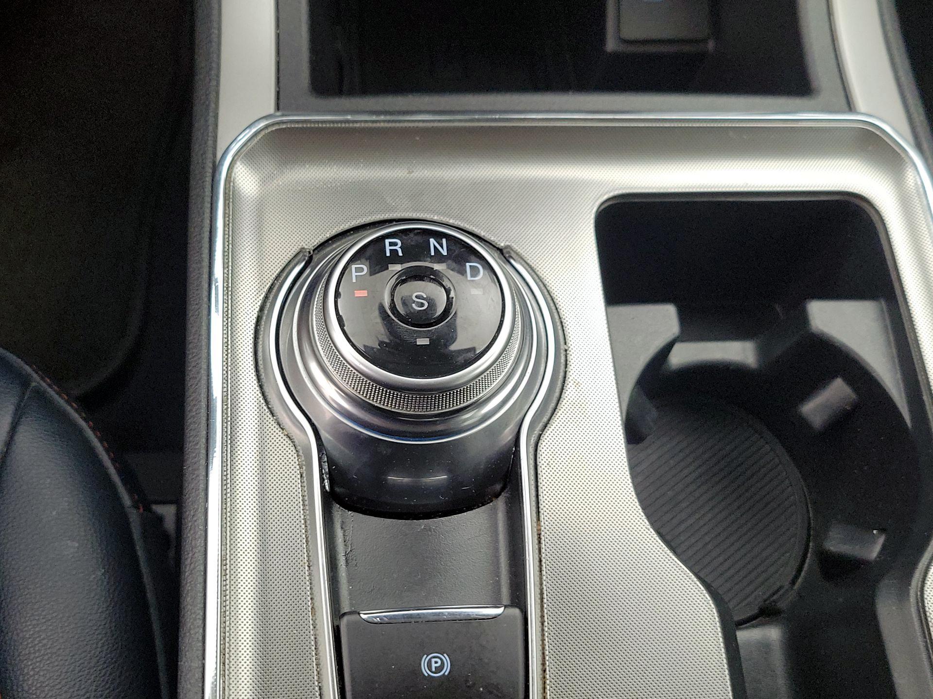 Thumbnail: 2022 Ford Edge - 17