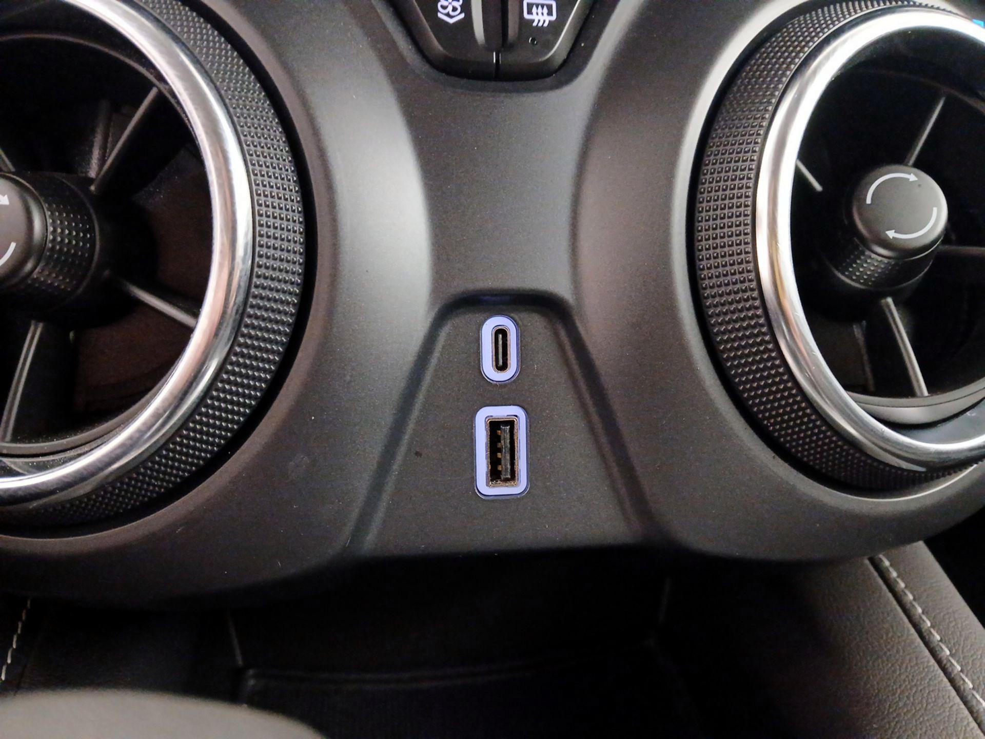 Thumbnail: 2025 Chevrolet Blazer - 18