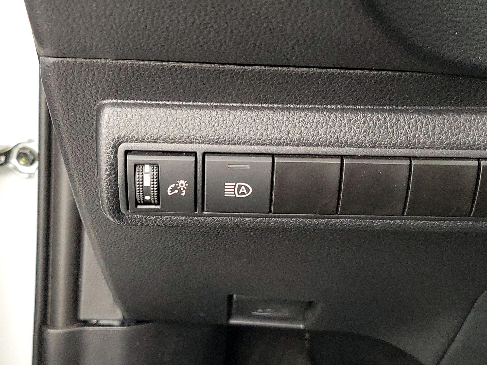 Thumbnail: 2025 Toyota Corolla - 13