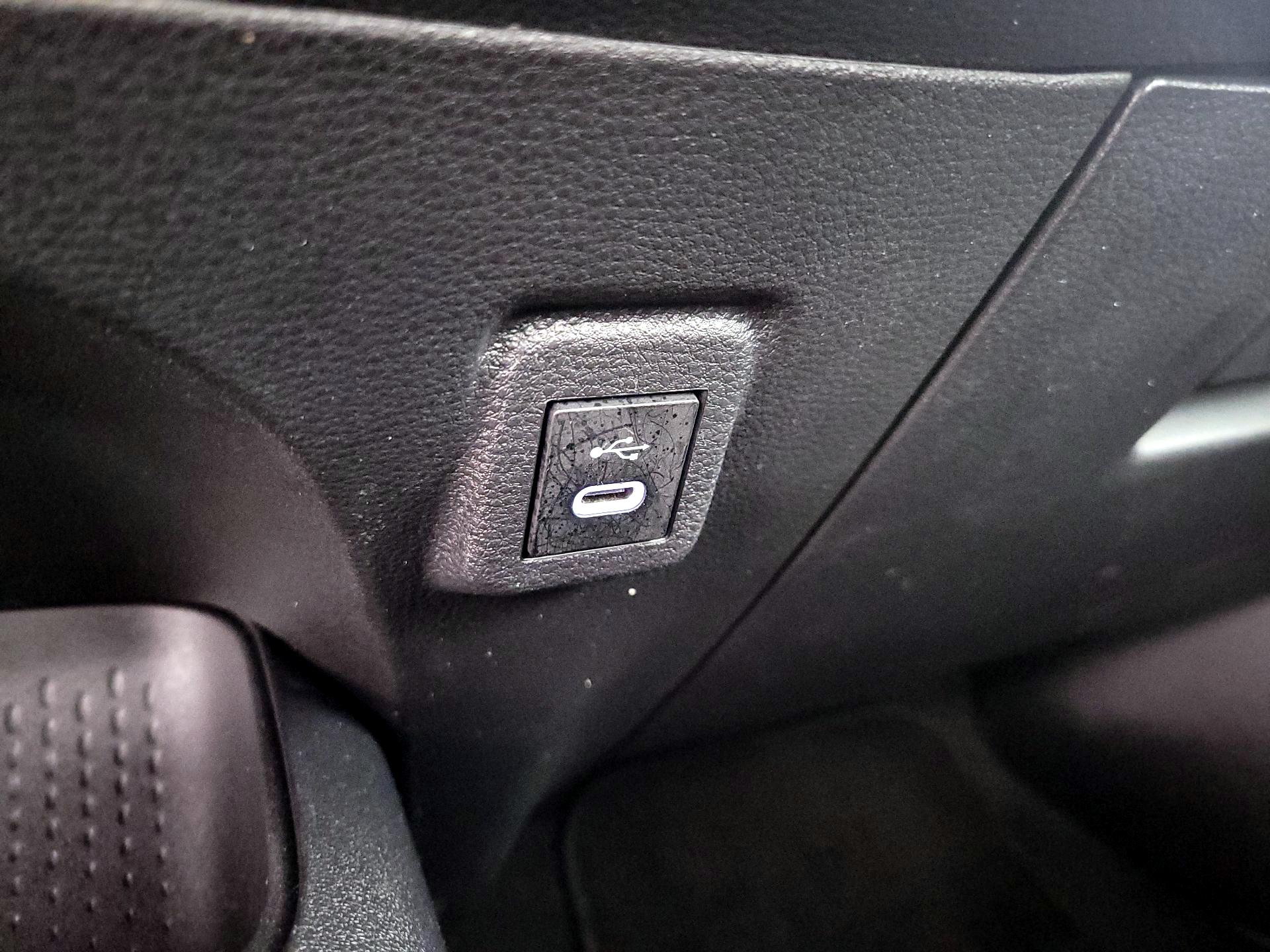 Thumbnail: 2025 Toyota Corolla - 18