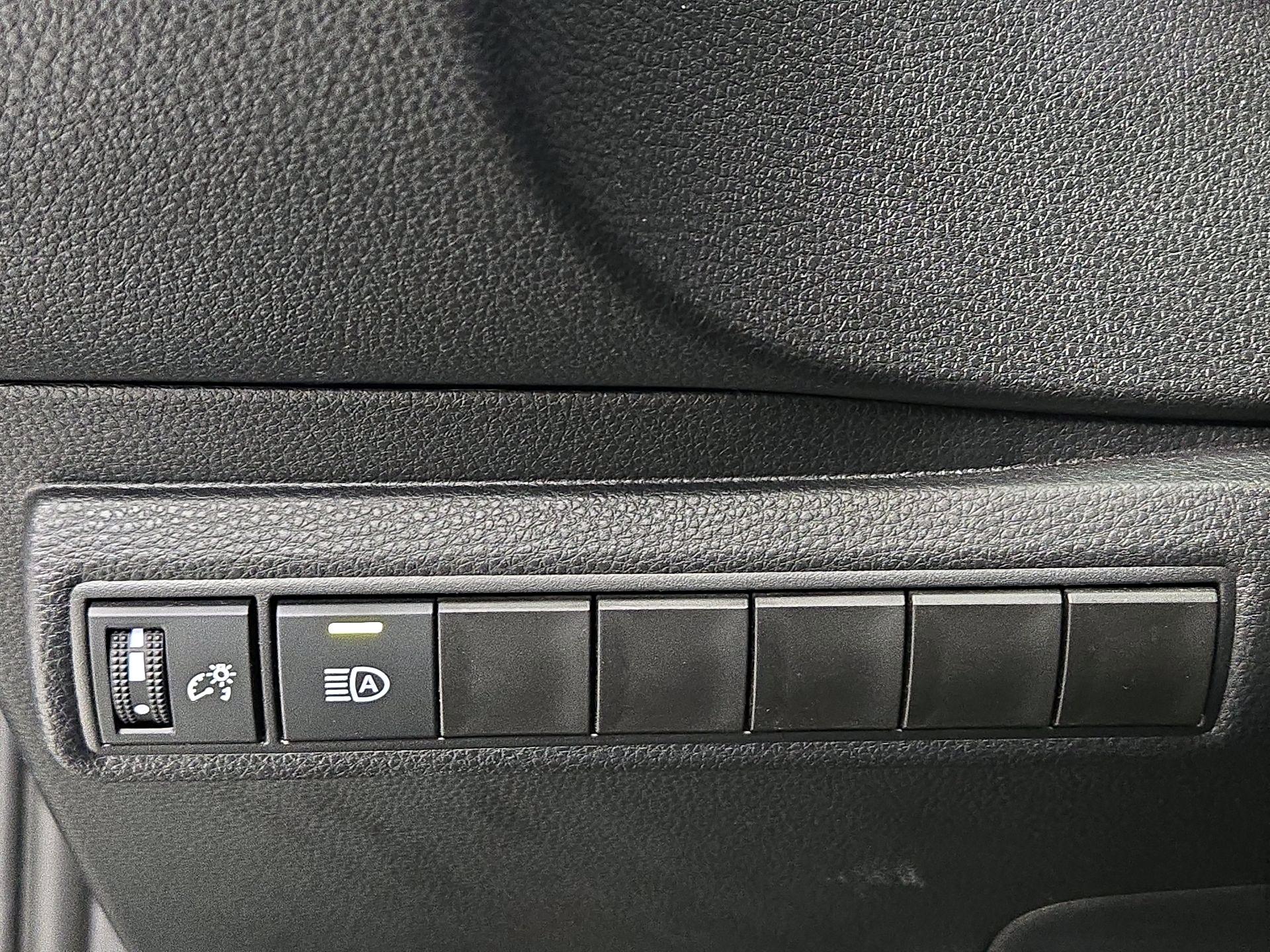 Thumbnail: 2025 Toyota Corolla - 13