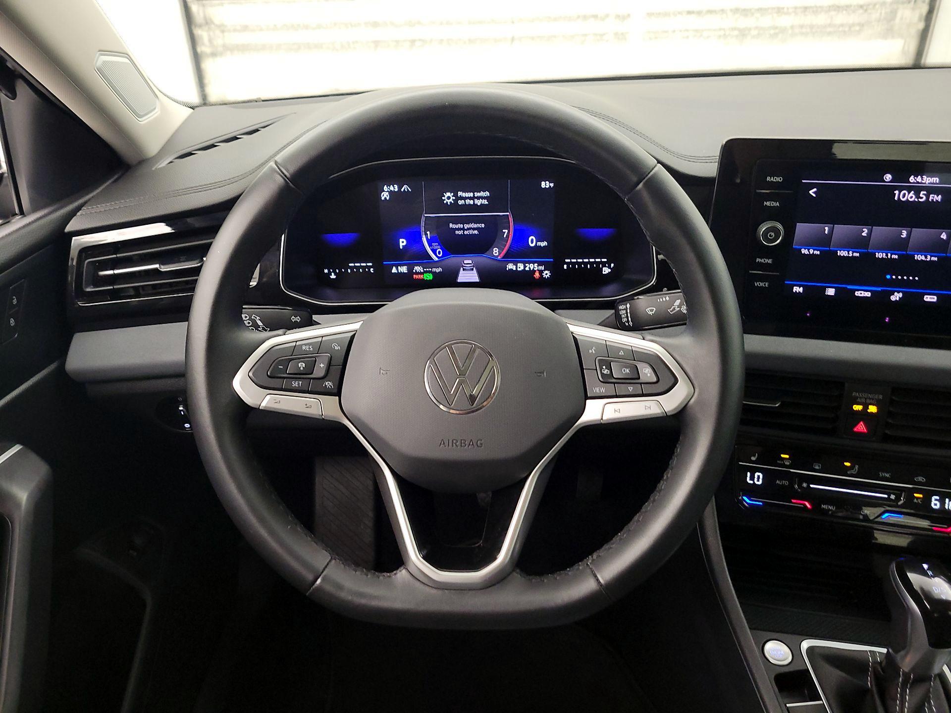 Thumbnail: 2025 Volkswagen Jetta - 10