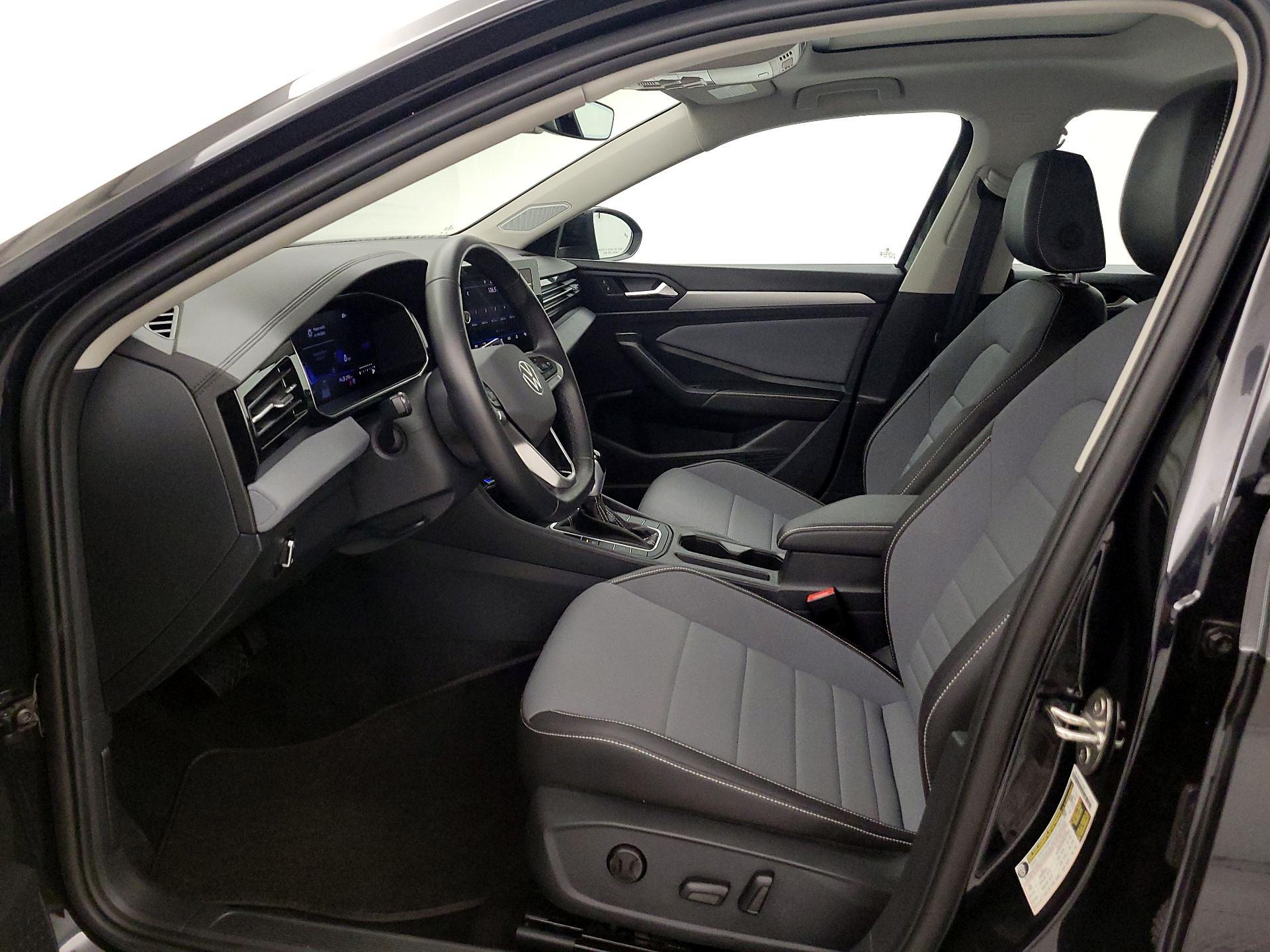 Thumbnail: 2025 Volkswagen Jetta - 11