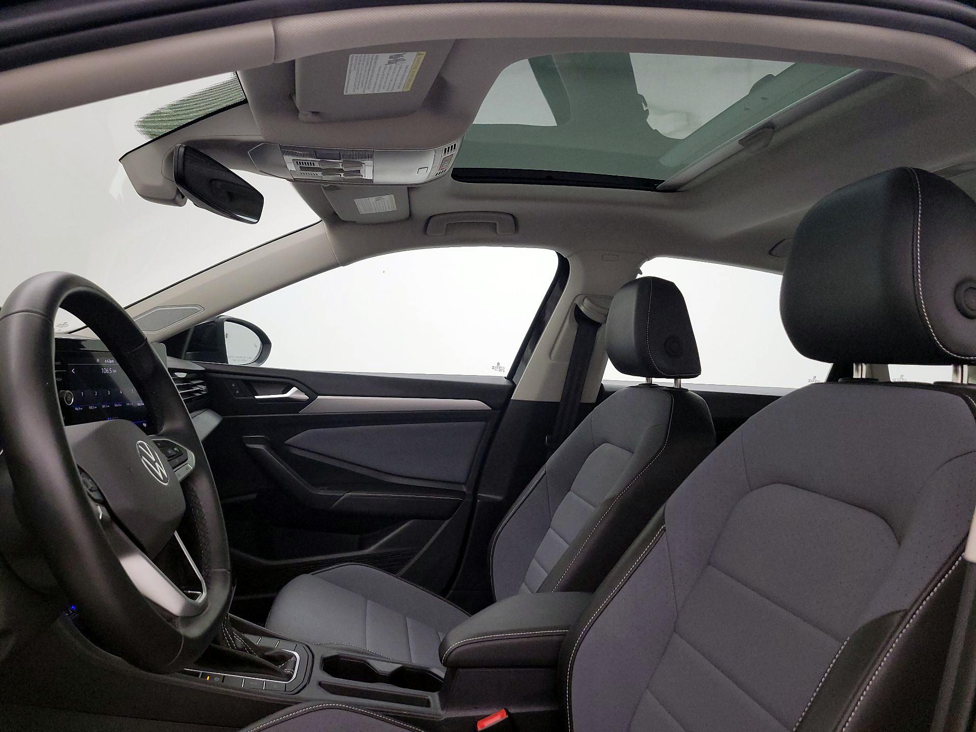 Thumbnail: 2025 Volkswagen Jetta - 18