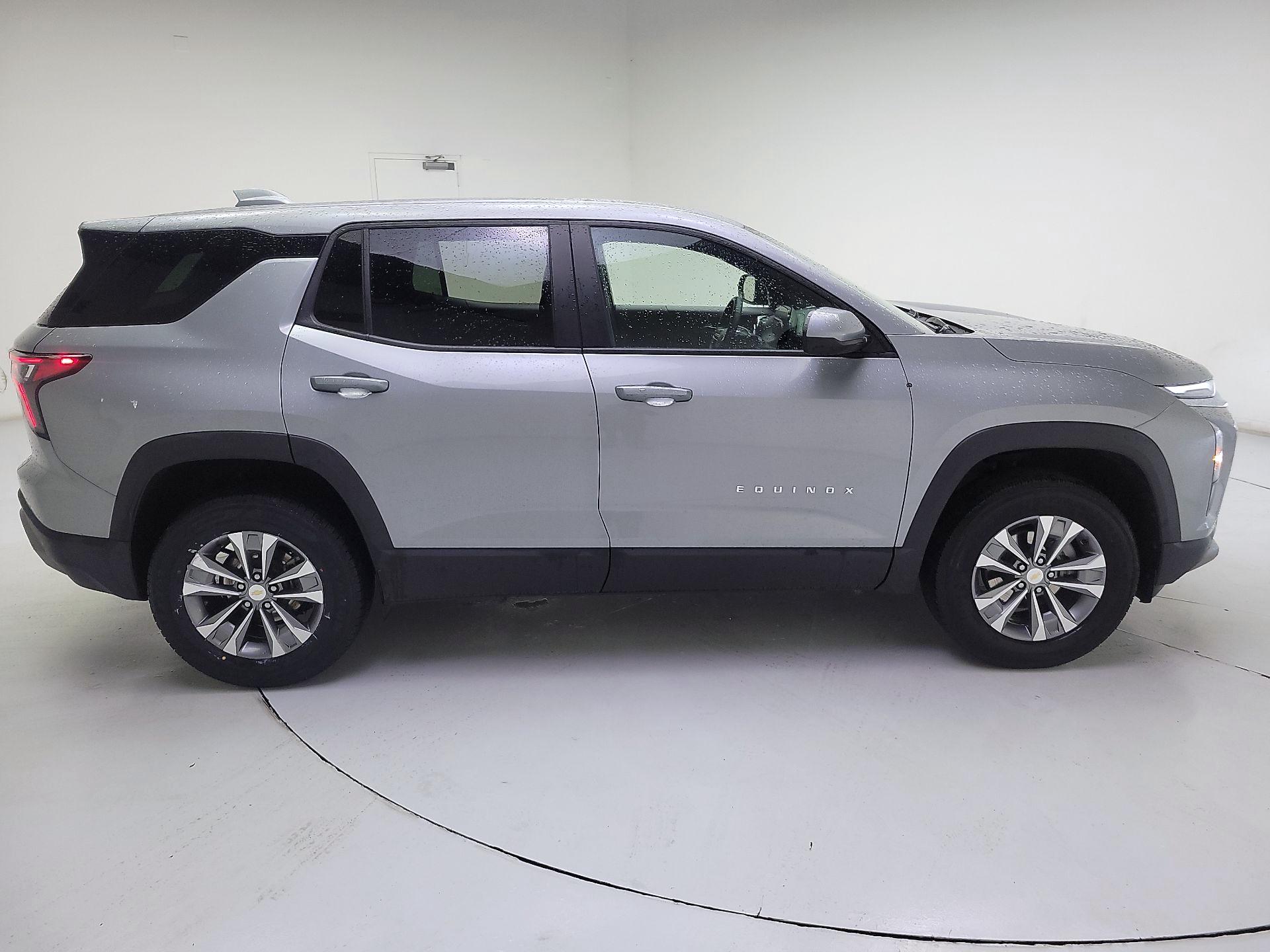 Thumbnail: 2025 Chevrolet Equinox - 4