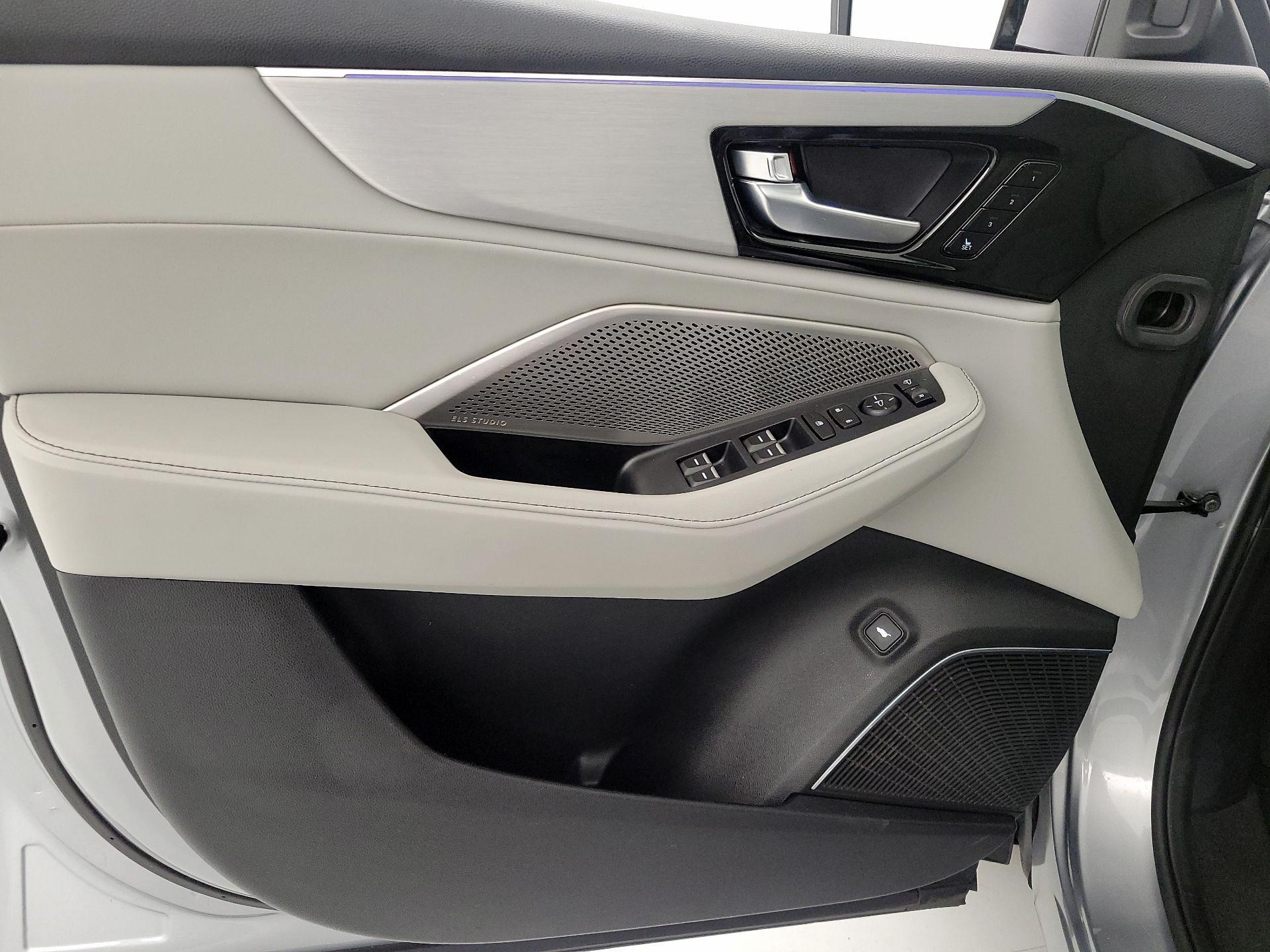 Thumbnail: 2023 Acura MDX - 12