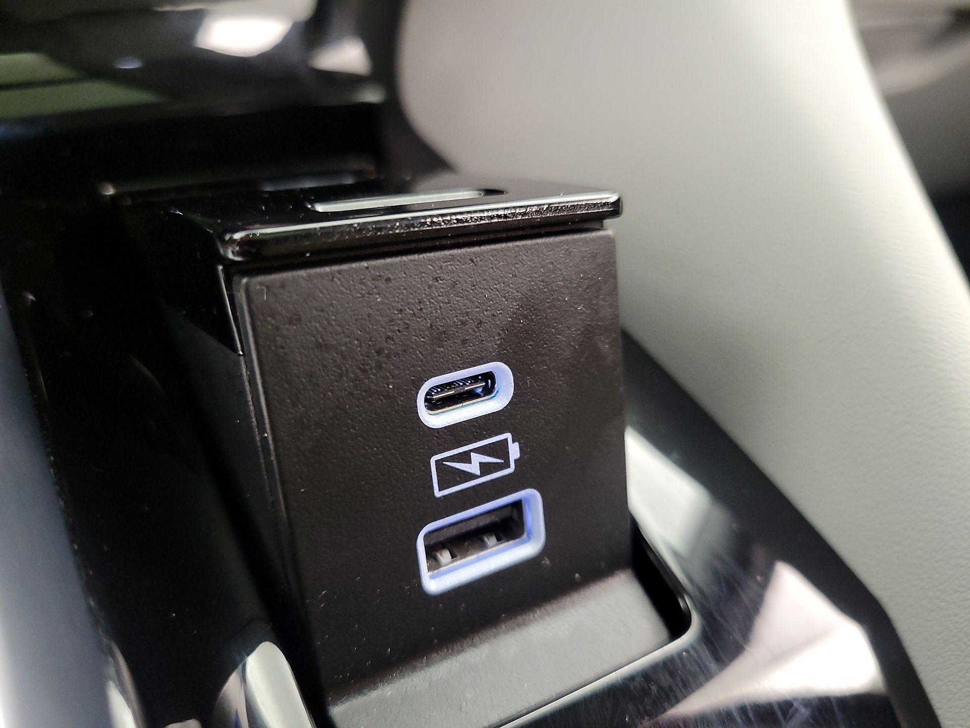 Thumbnail: 2023 Acura MDX - 19