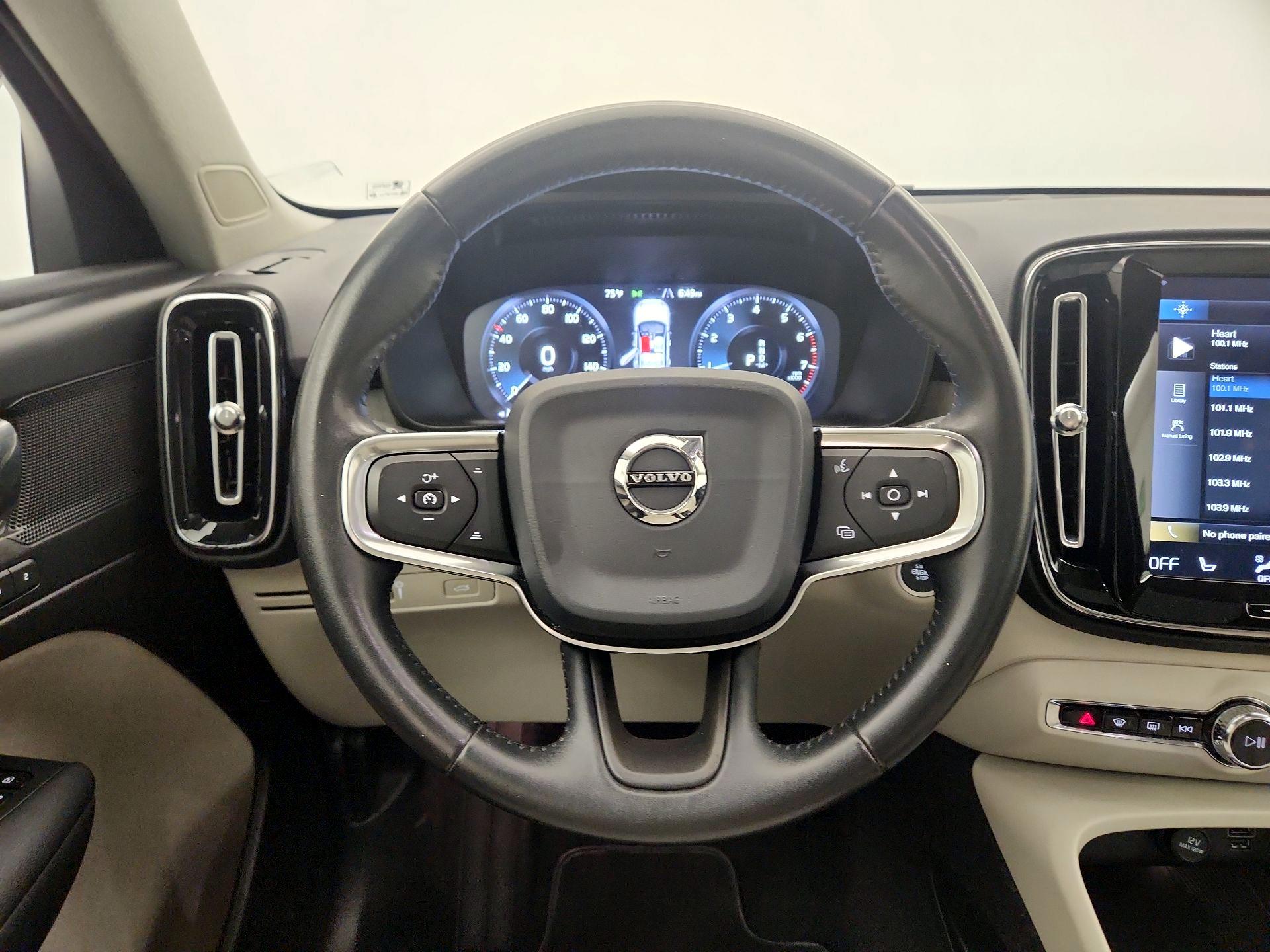 Thumbnail: 2020 Volvo XC40 - 10