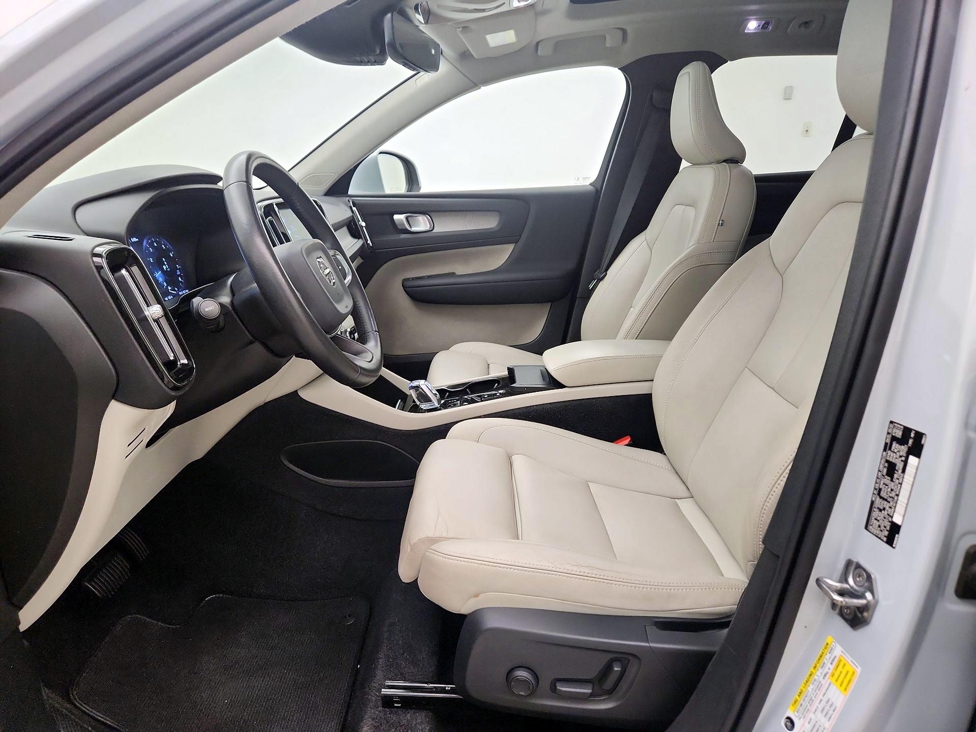 Thumbnail: 2020 Volvo XC40 - 11