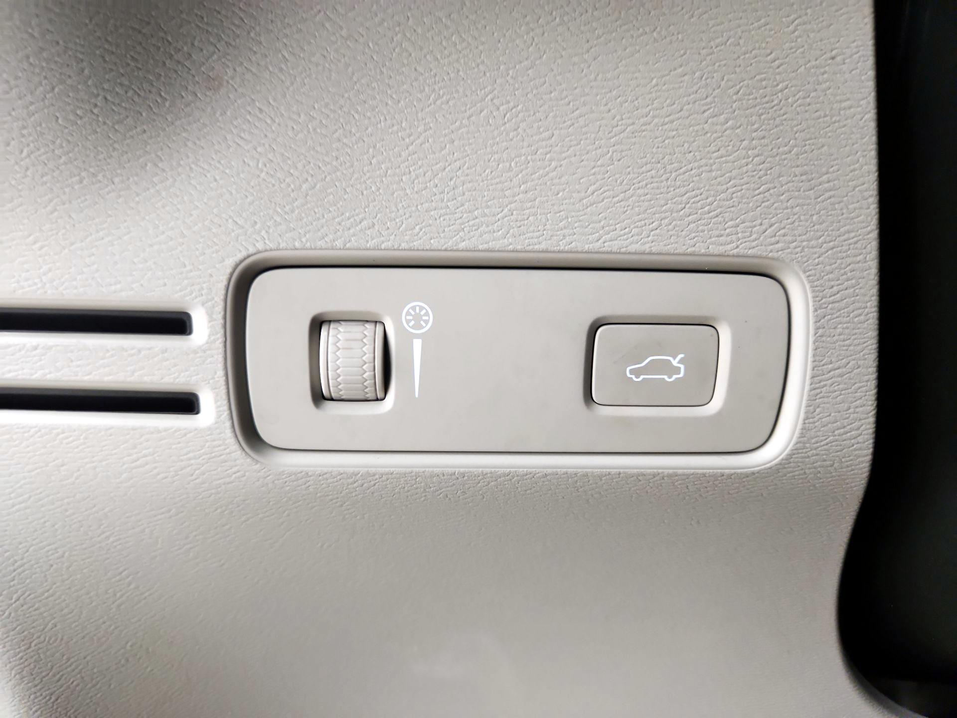 Thumbnail: 2020 Volvo XC40 - 13