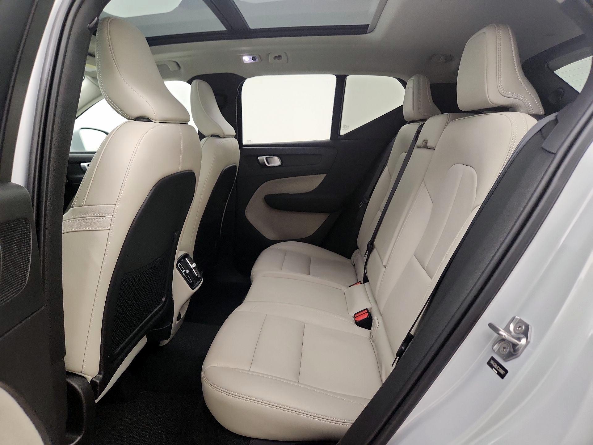 Thumbnail: 2020 Volvo XC40 - 20