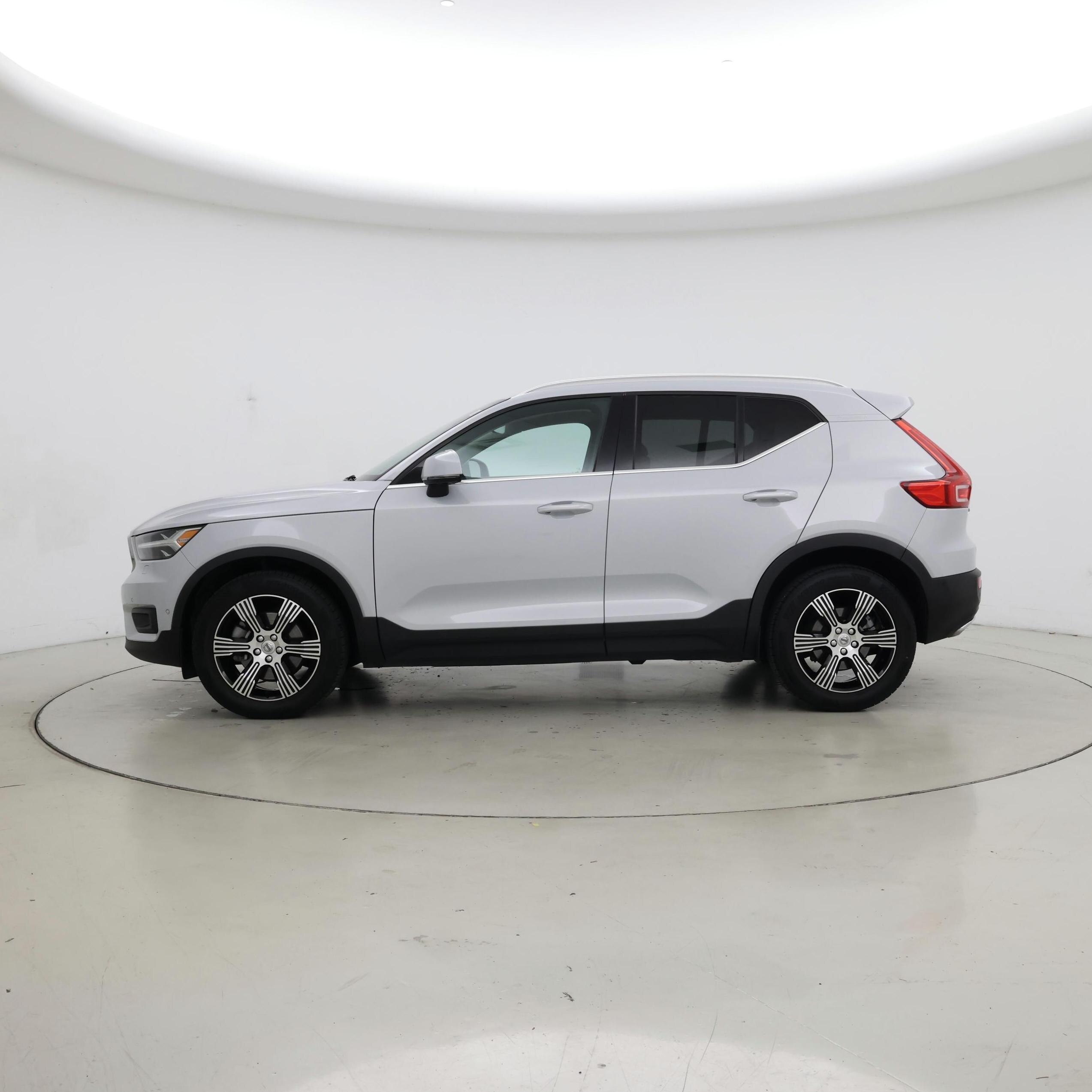 Thumbnail: 2020 Volvo XC40 - 3