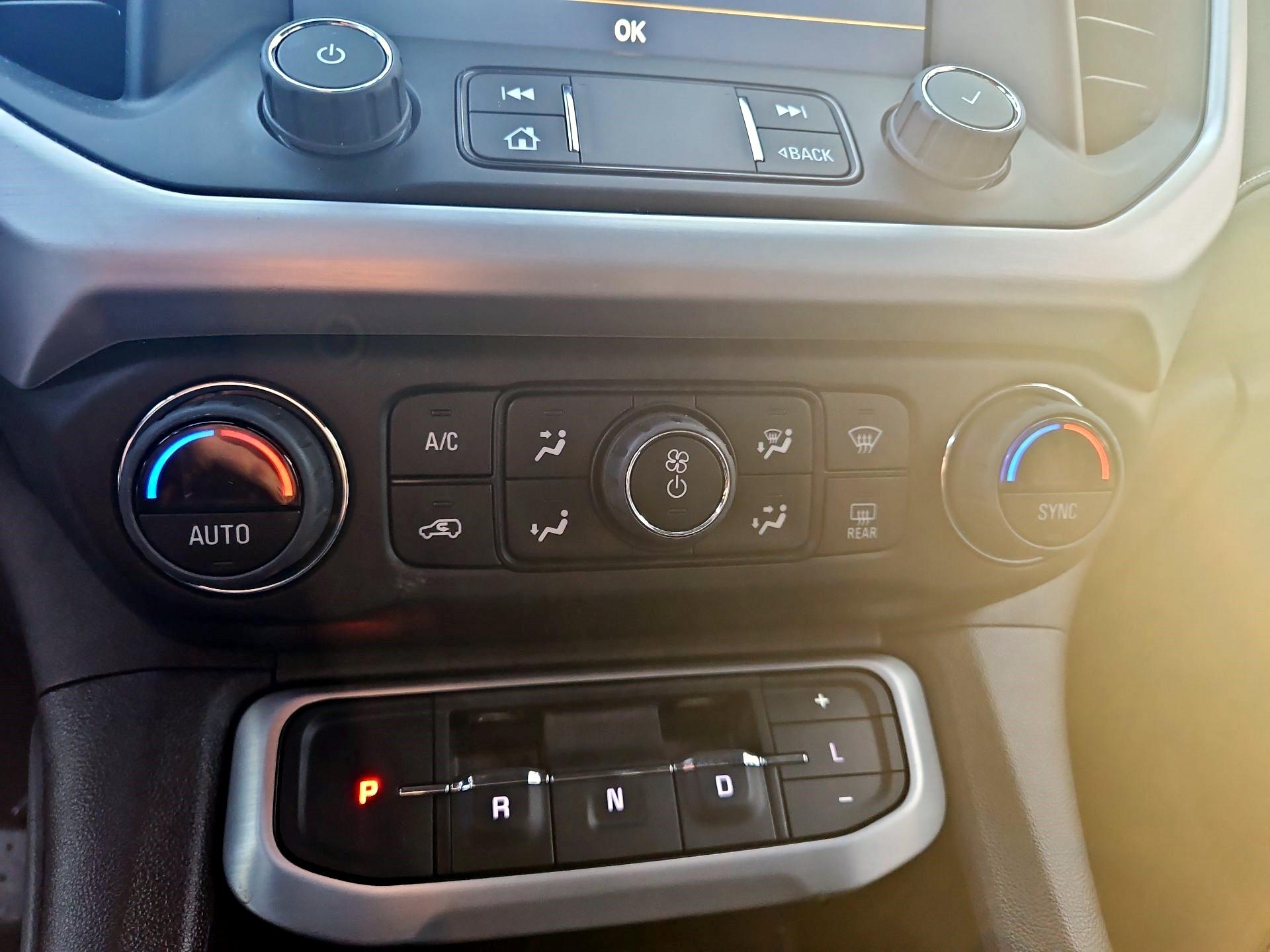 Thumbnail: 2023 GMC Acadia - 14