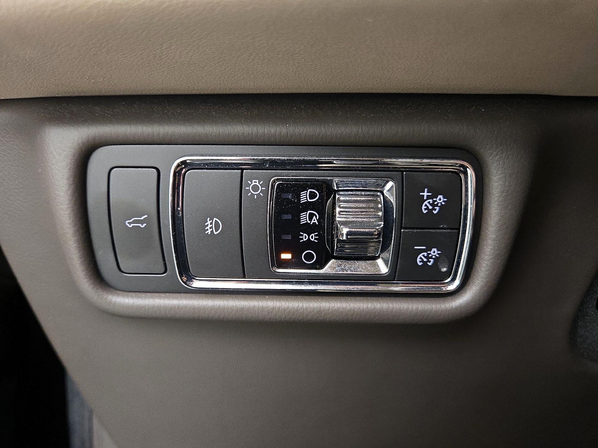 Thumbnail: 2022 Lincoln Aviator - 13