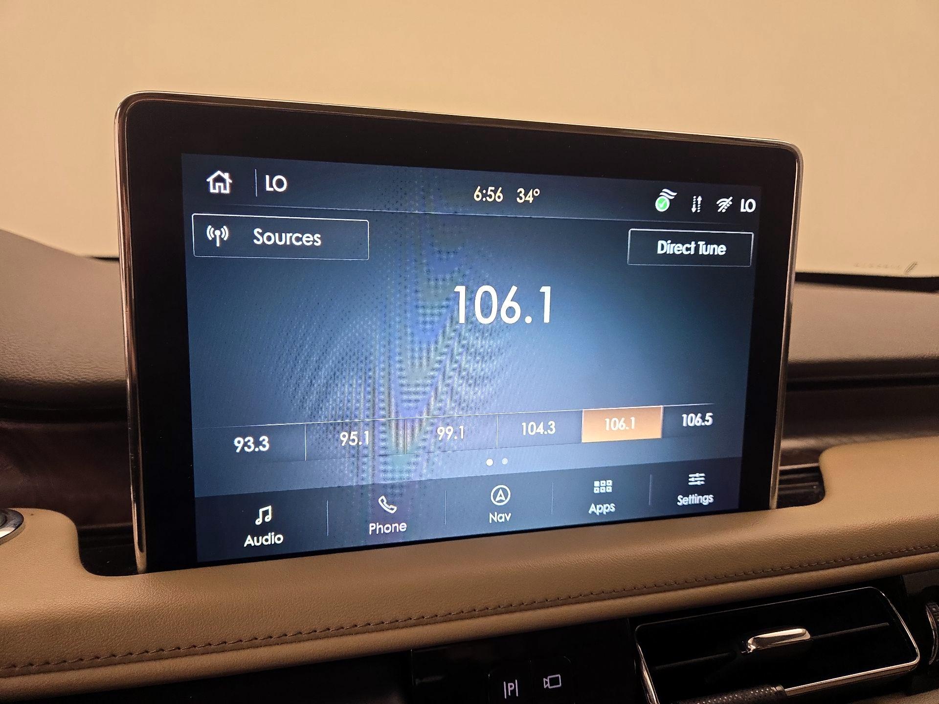 Thumbnail: 2022 Lincoln Aviator - 16