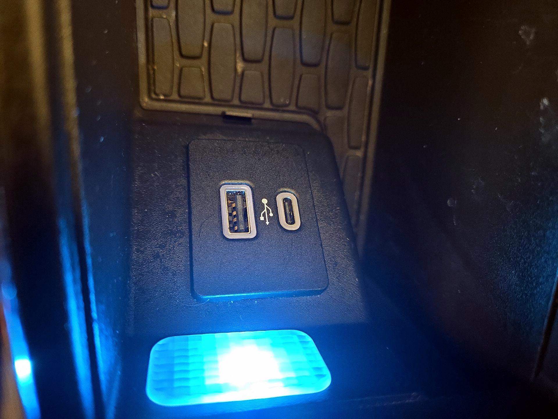 Thumbnail: 2022 Lincoln Aviator - 19