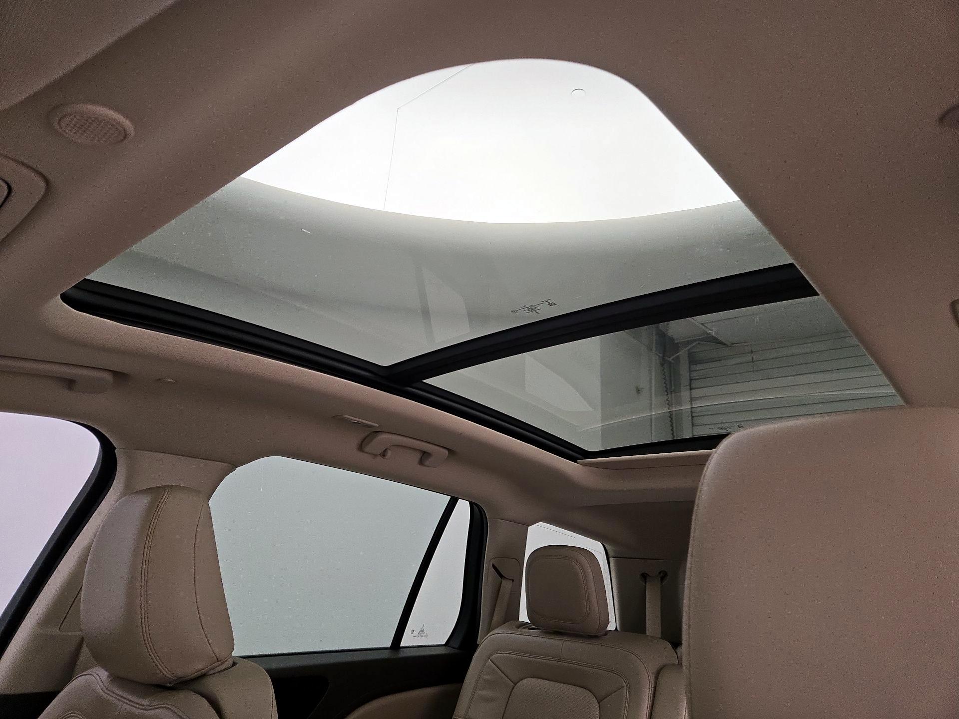 Thumbnail: 2022 Lincoln Aviator - 20