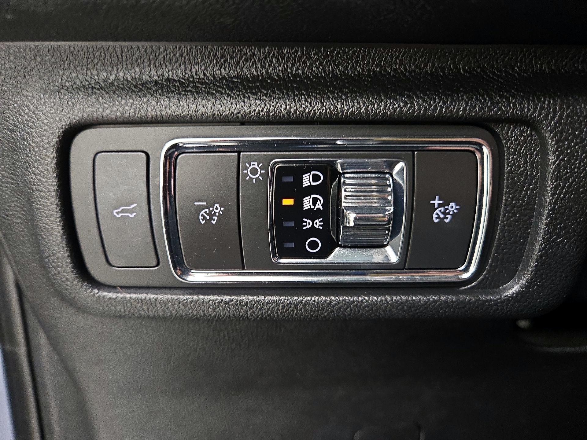 Thumbnail: 2022 Lincoln Corsair - 13