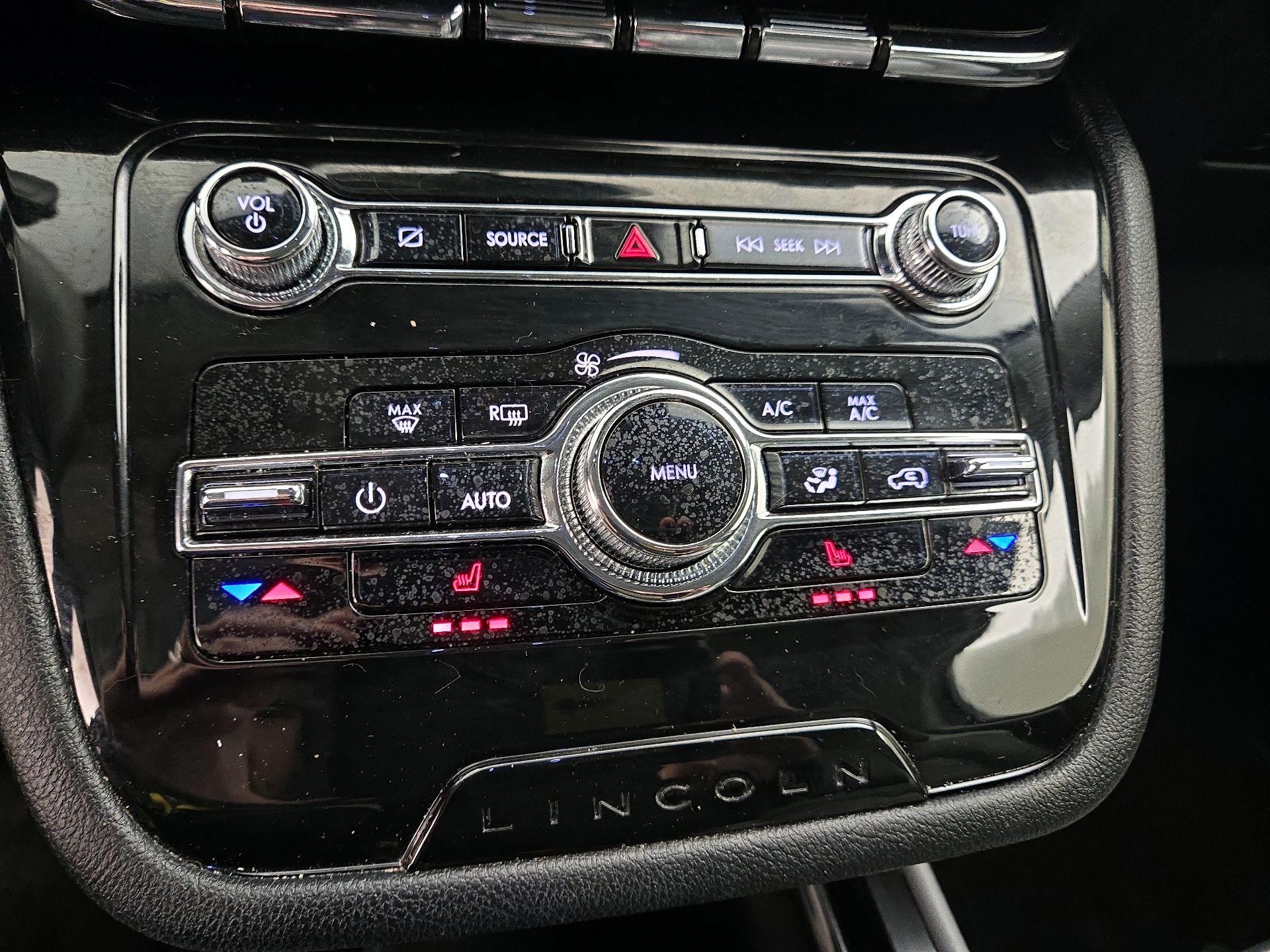 Thumbnail: 2022 Lincoln Corsair - 16